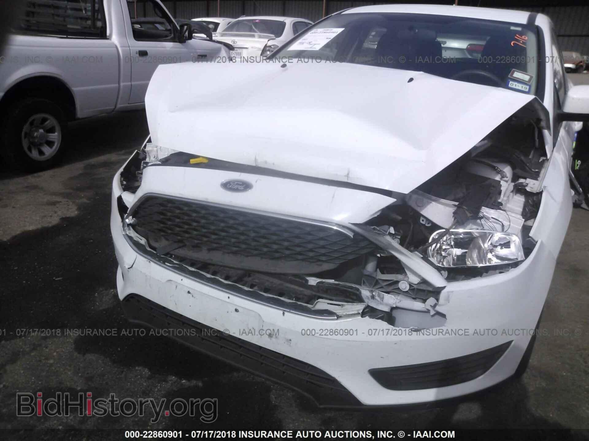 2016 Ford Focus - VIN: 1FADP3K29GL276446 - Photo 6