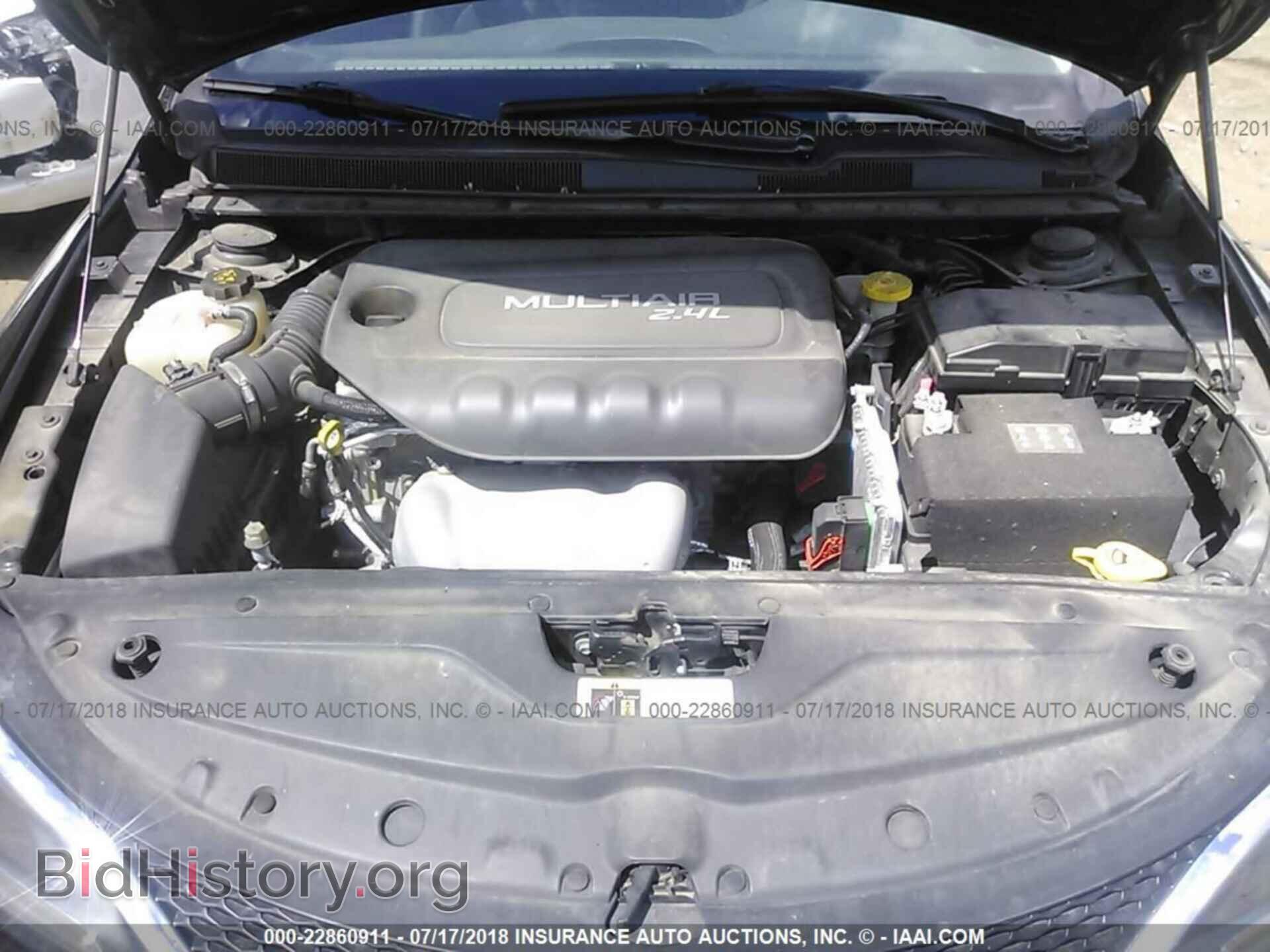 2016 Chrysler 200 - VIN: 1C3CCCAB2GN185630 - Фото 10