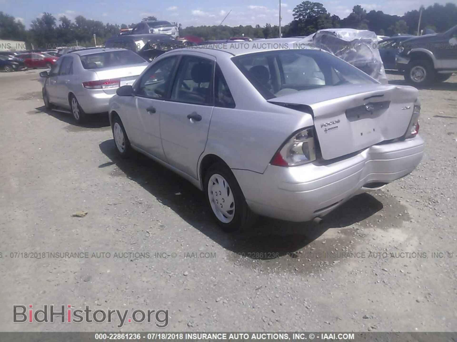 2005 FORD FOCUS - VIN: 1FAFP34N15W151632 - Фото 3