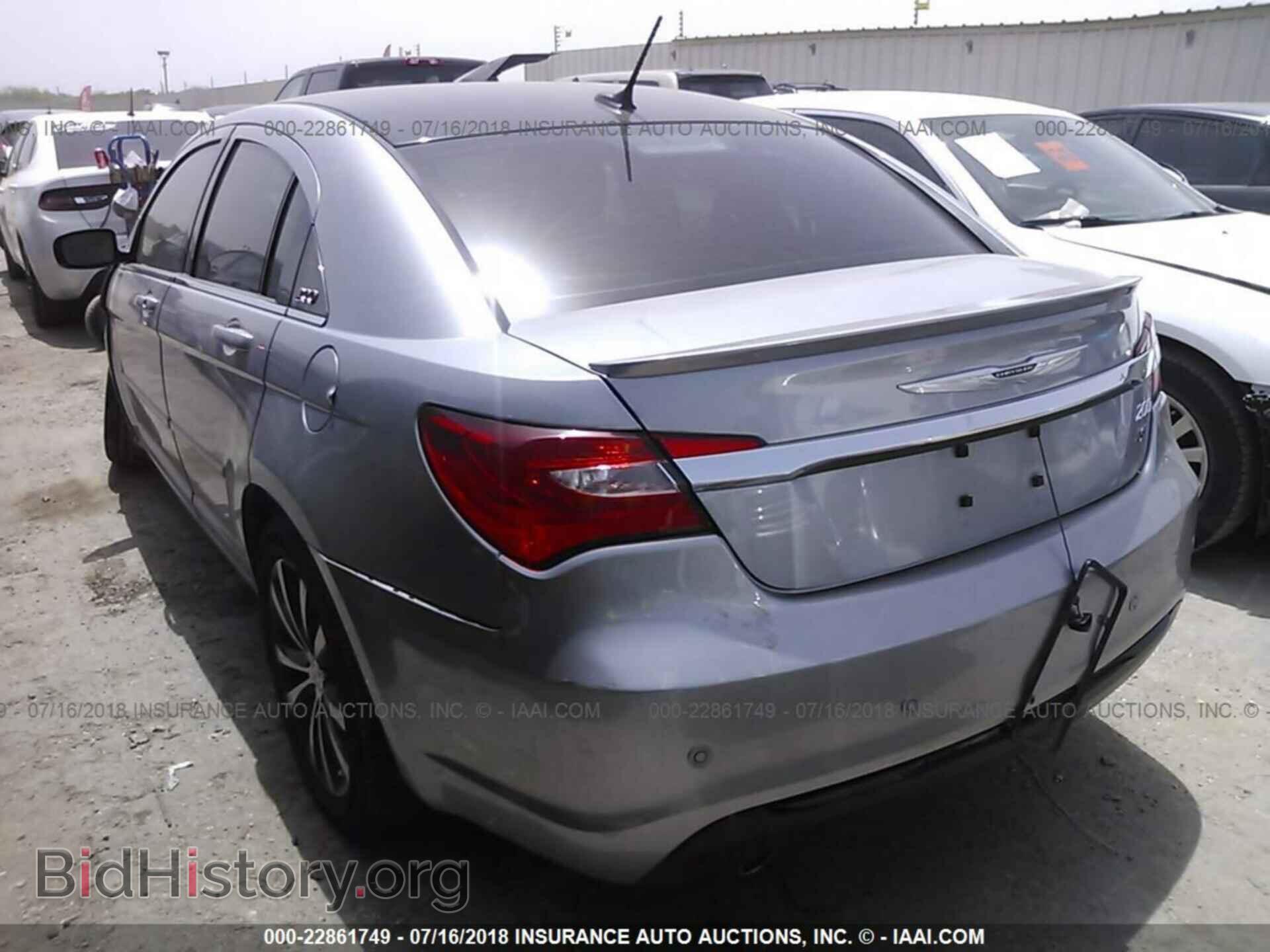 2014 Chrysler 200 - VIN: 1C3CCBBG0EN152904 - Фото 3
