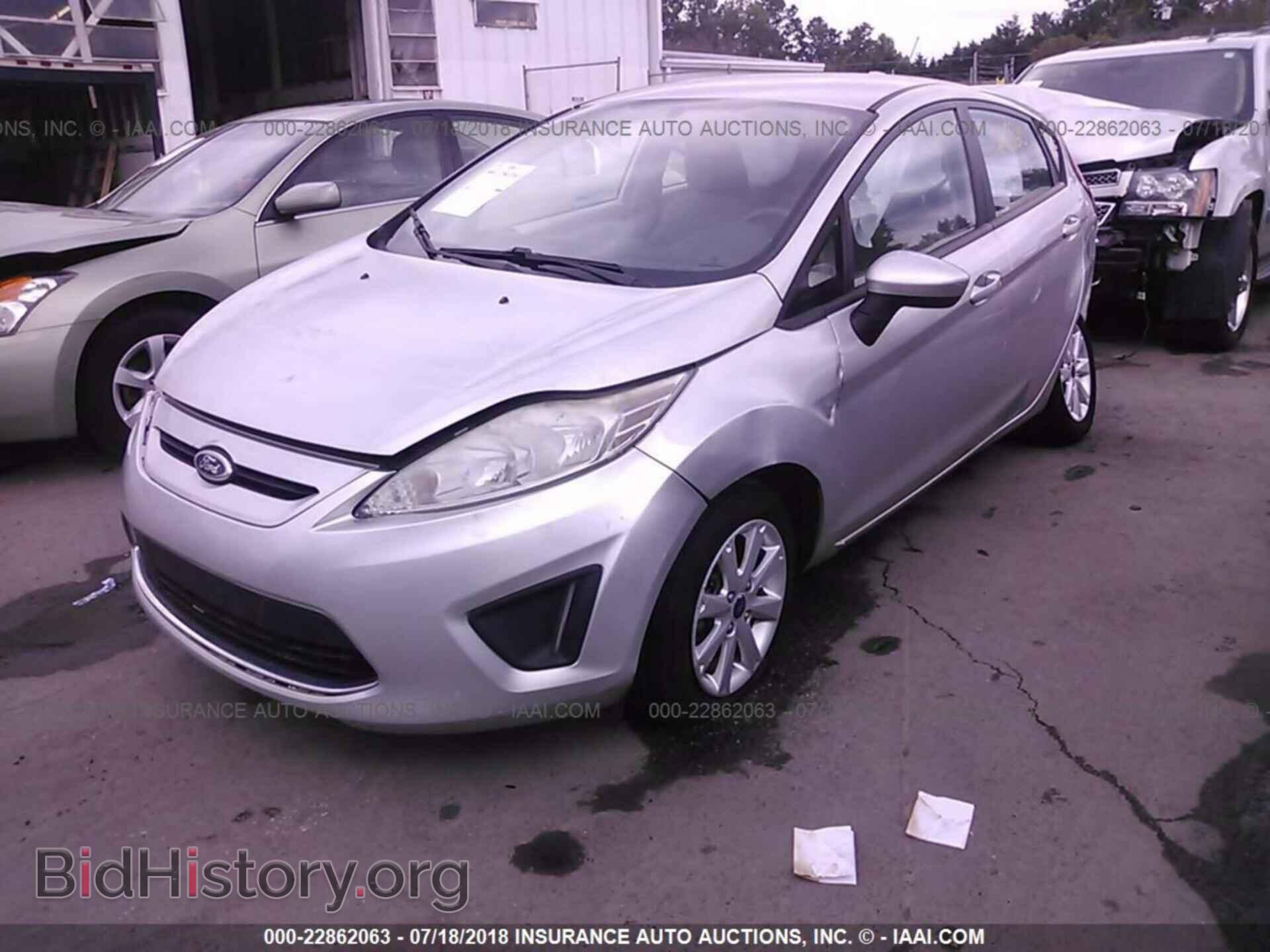2011 Ford Fiesta - VIN: 3FADP4EJ7BM127226 - Фото 2