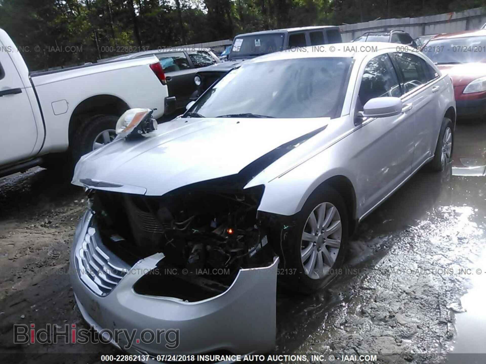 2011 Chrysler 200 - VIN: 1C3BC1FB2BN617800 - Фото 2