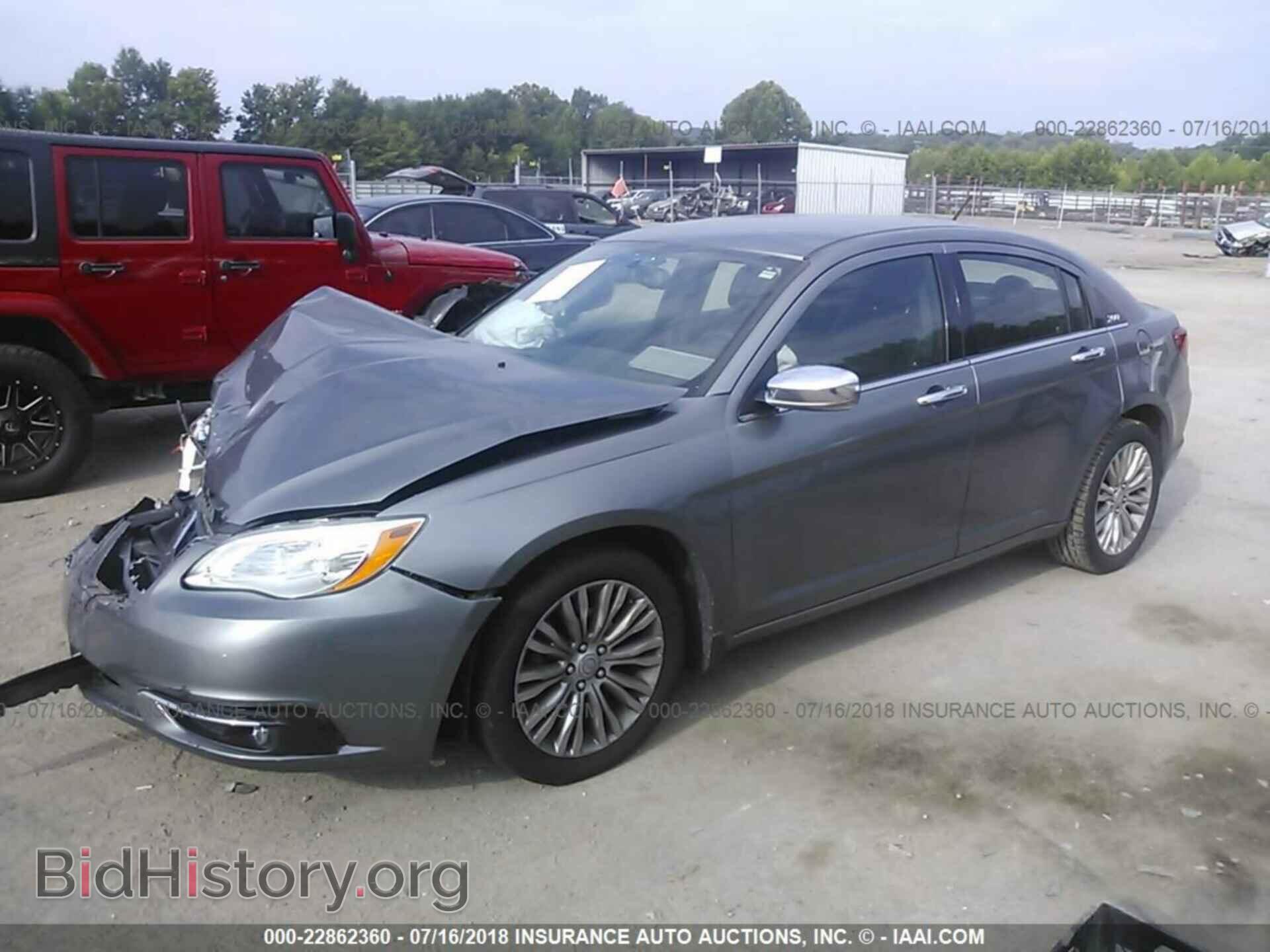 2011 Chrysler 200 - VIN: 1C3BC2FB0BN612777 - Photo 2
