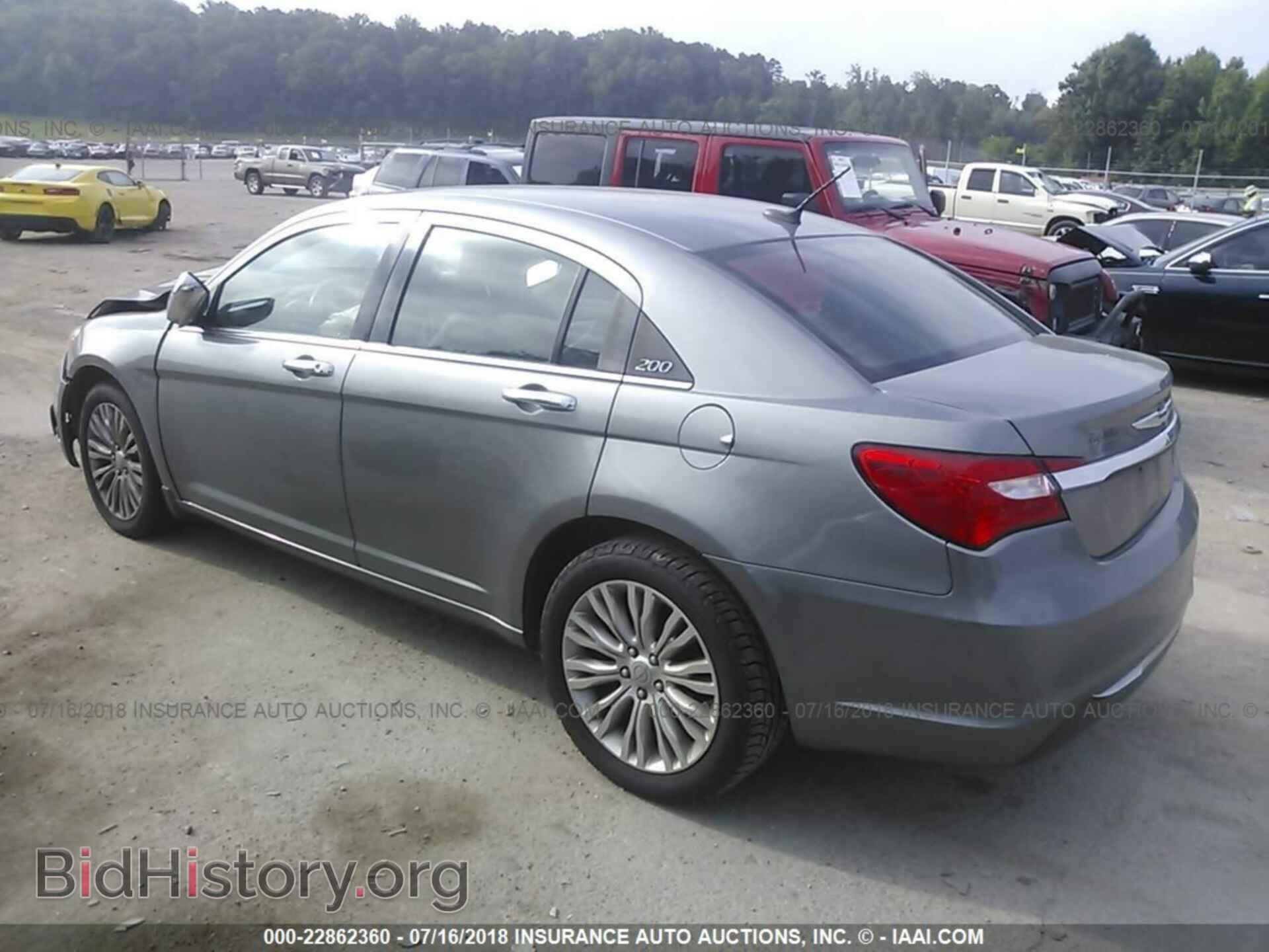 2011 Chrysler 200 - VIN: 1C3BC2FB0BN612777 - Photo 3