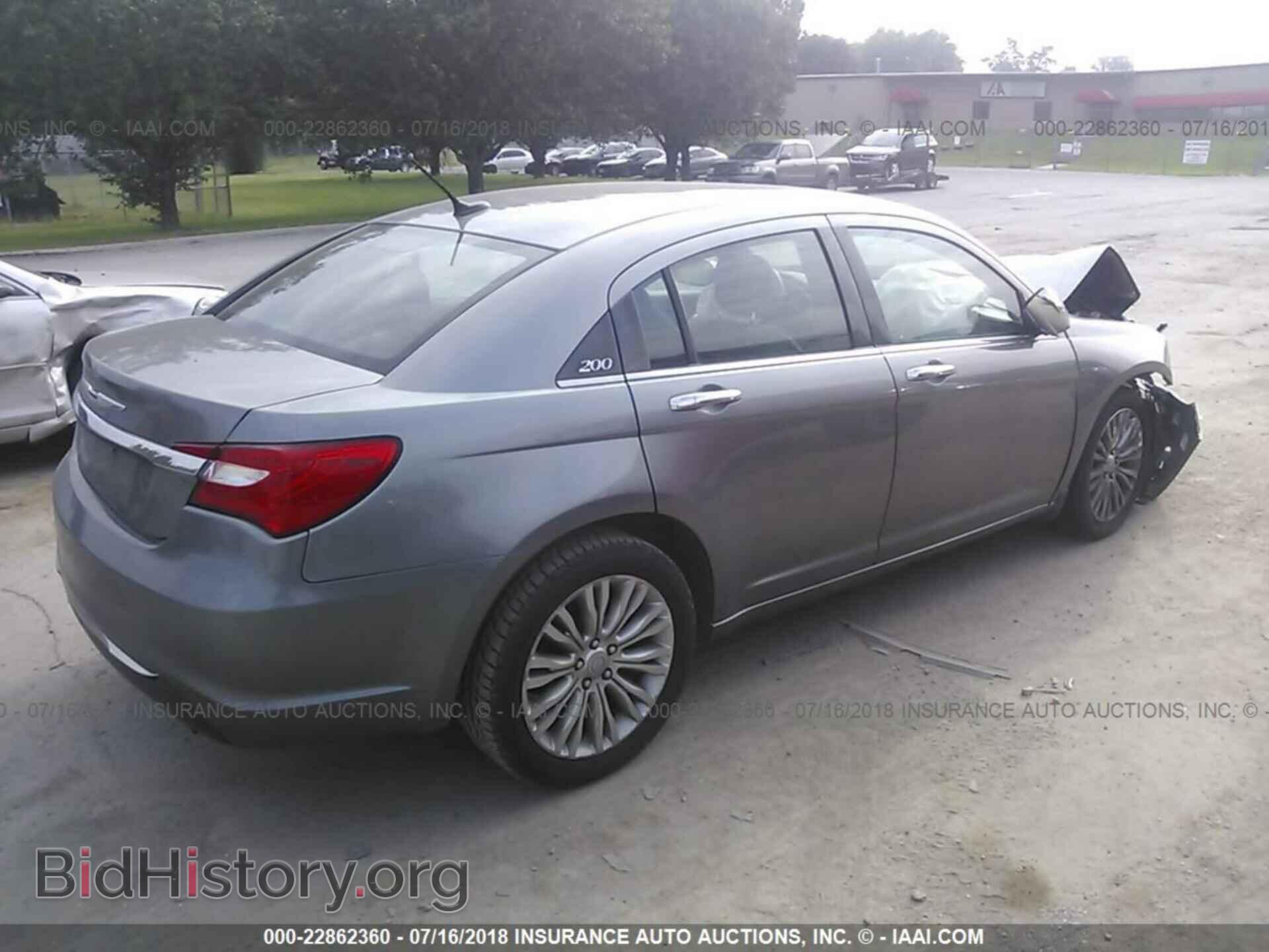 2011 Chrysler 200 - VIN: 1C3BC2FB0BN612777 - Photo 4