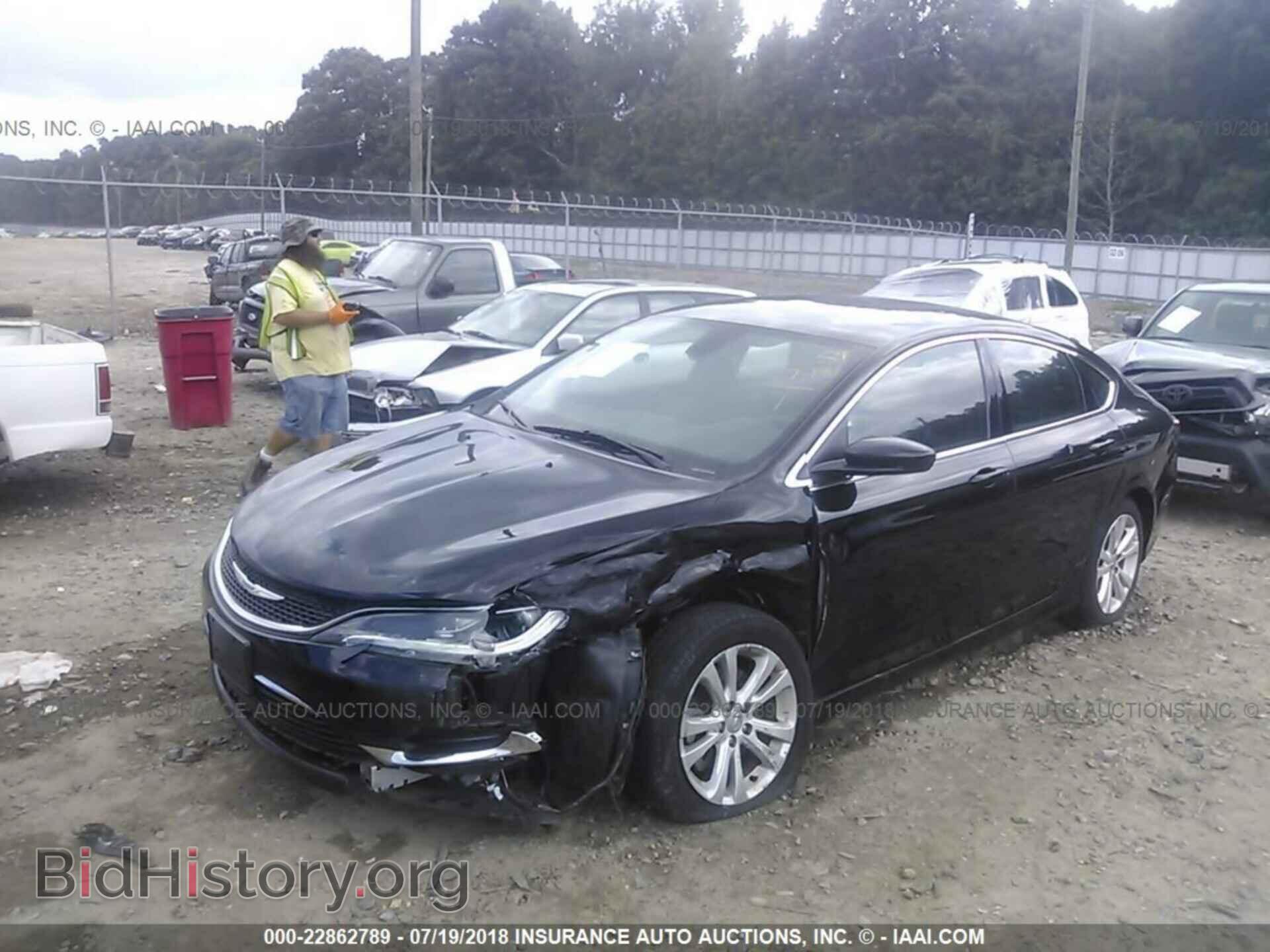 2015 Chrysler 200 - VIN: 1C3CCCAB8FN734519 - Photo 2