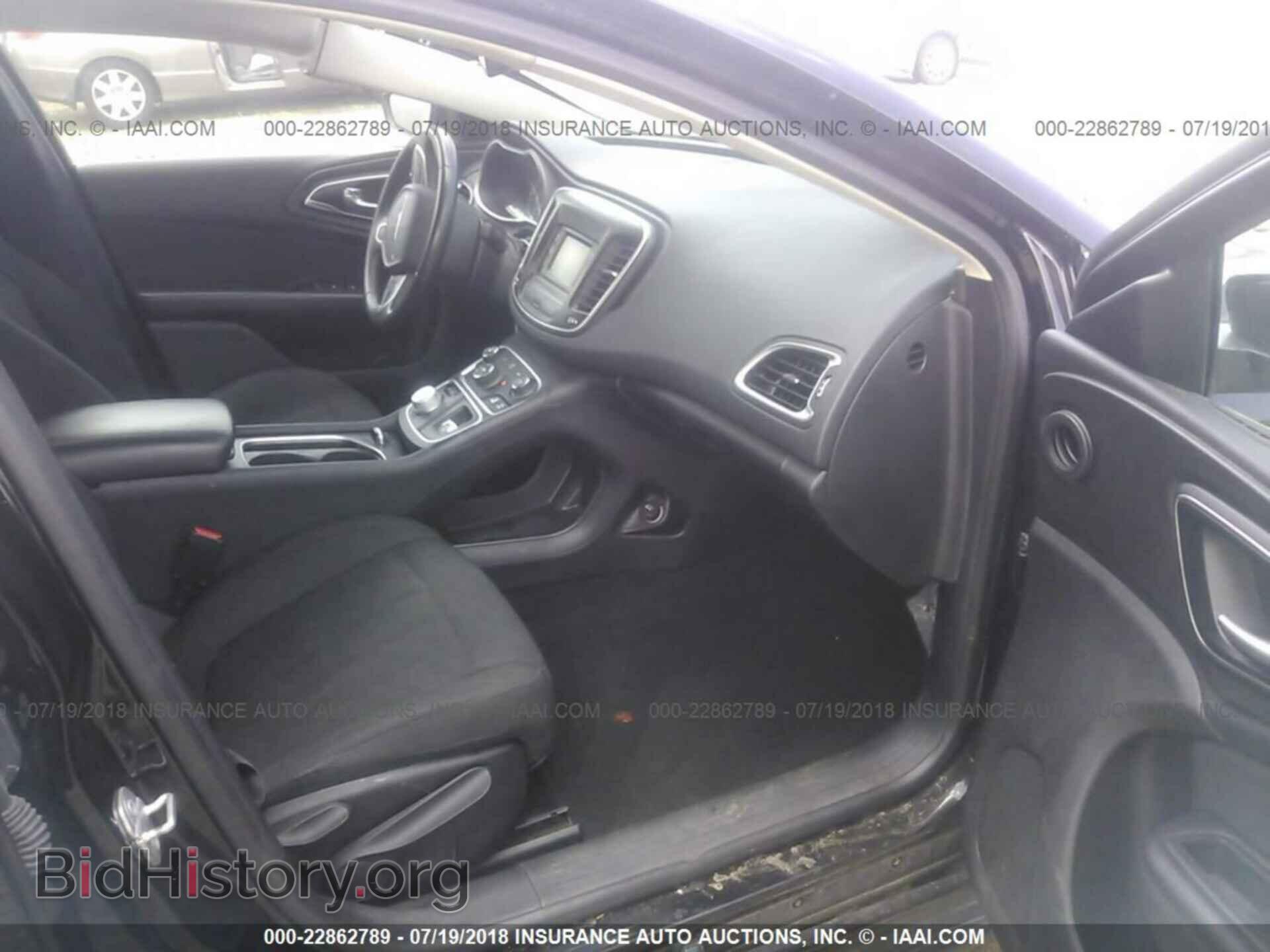 2015 Chrysler 200 - VIN: 1C3CCCAB8FN734519 - Photo 5
