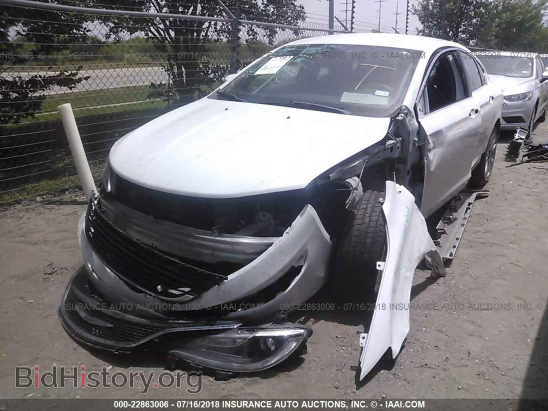 2016 Chrysler 200 - VIN: 1C3CCCAB0GN113342 - Photo 2