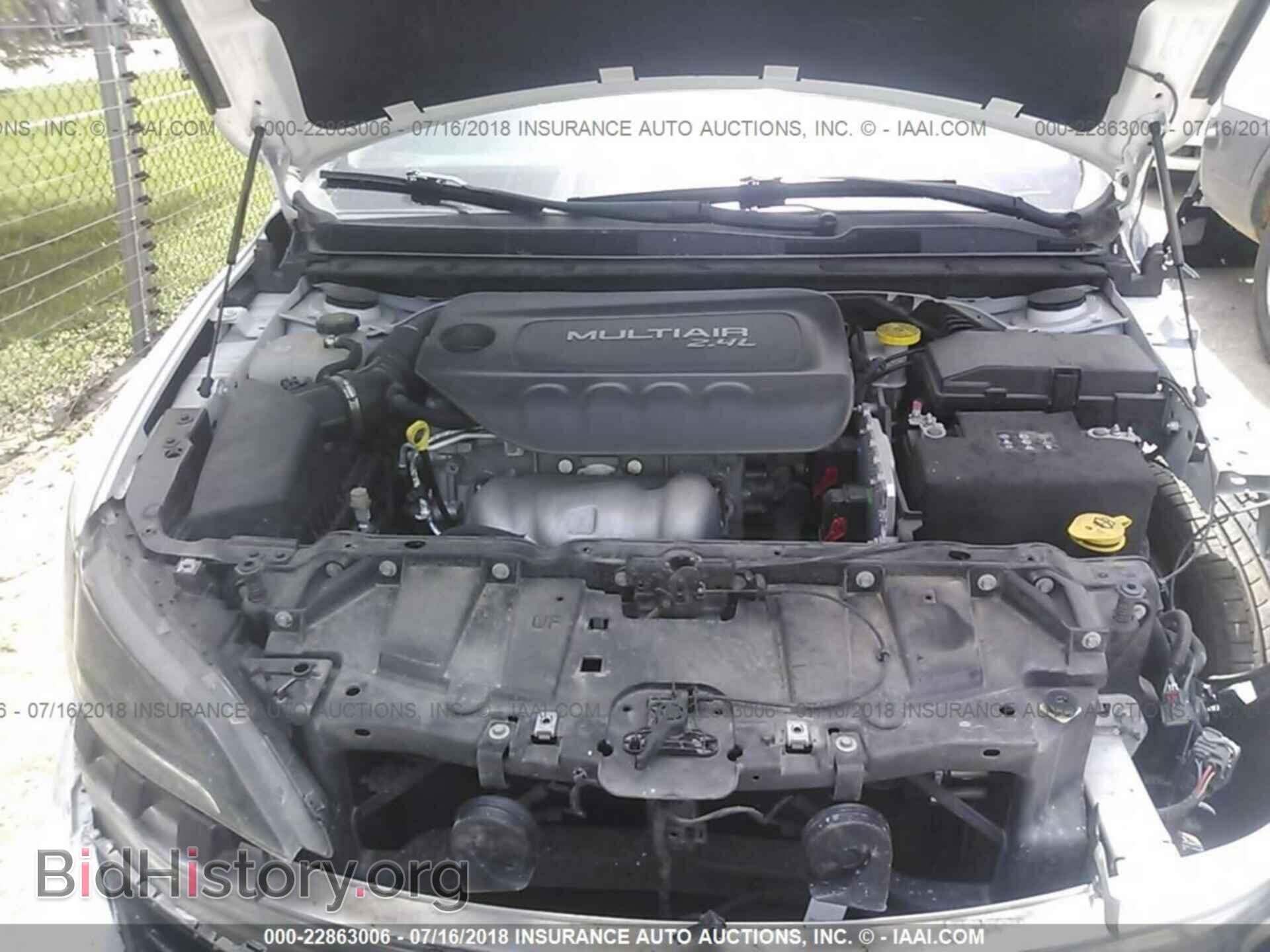 2016 Chrysler 200 - VIN: 1C3CCCAB0GN113342 - Photo 10