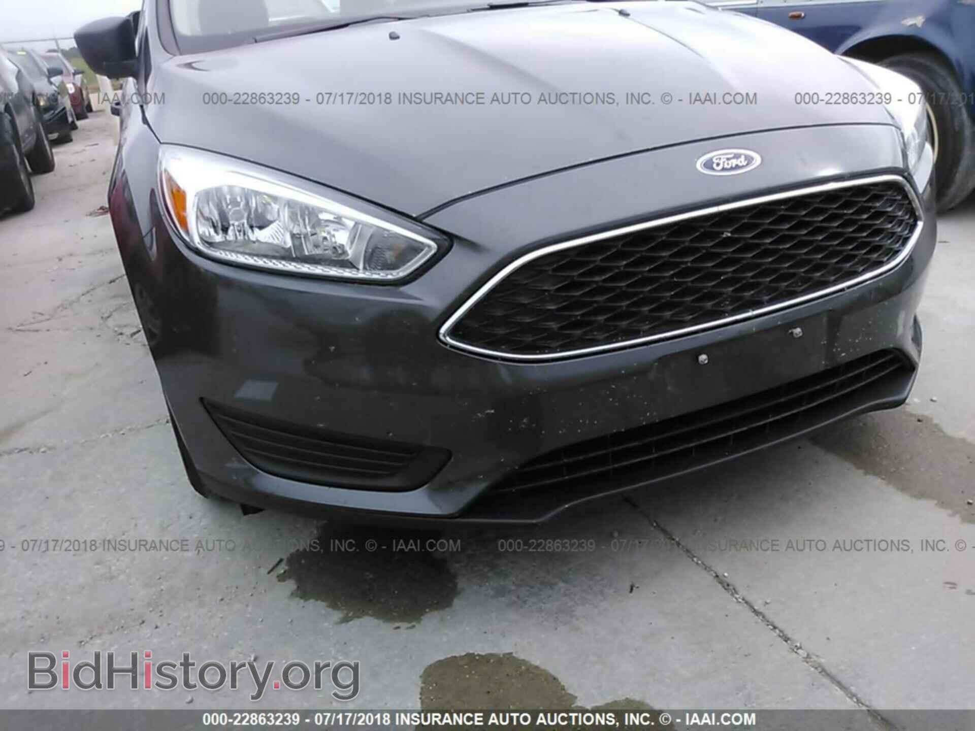 2016 Ford Focus - VIN: 1FADP3E25GL215946 - Photo 6