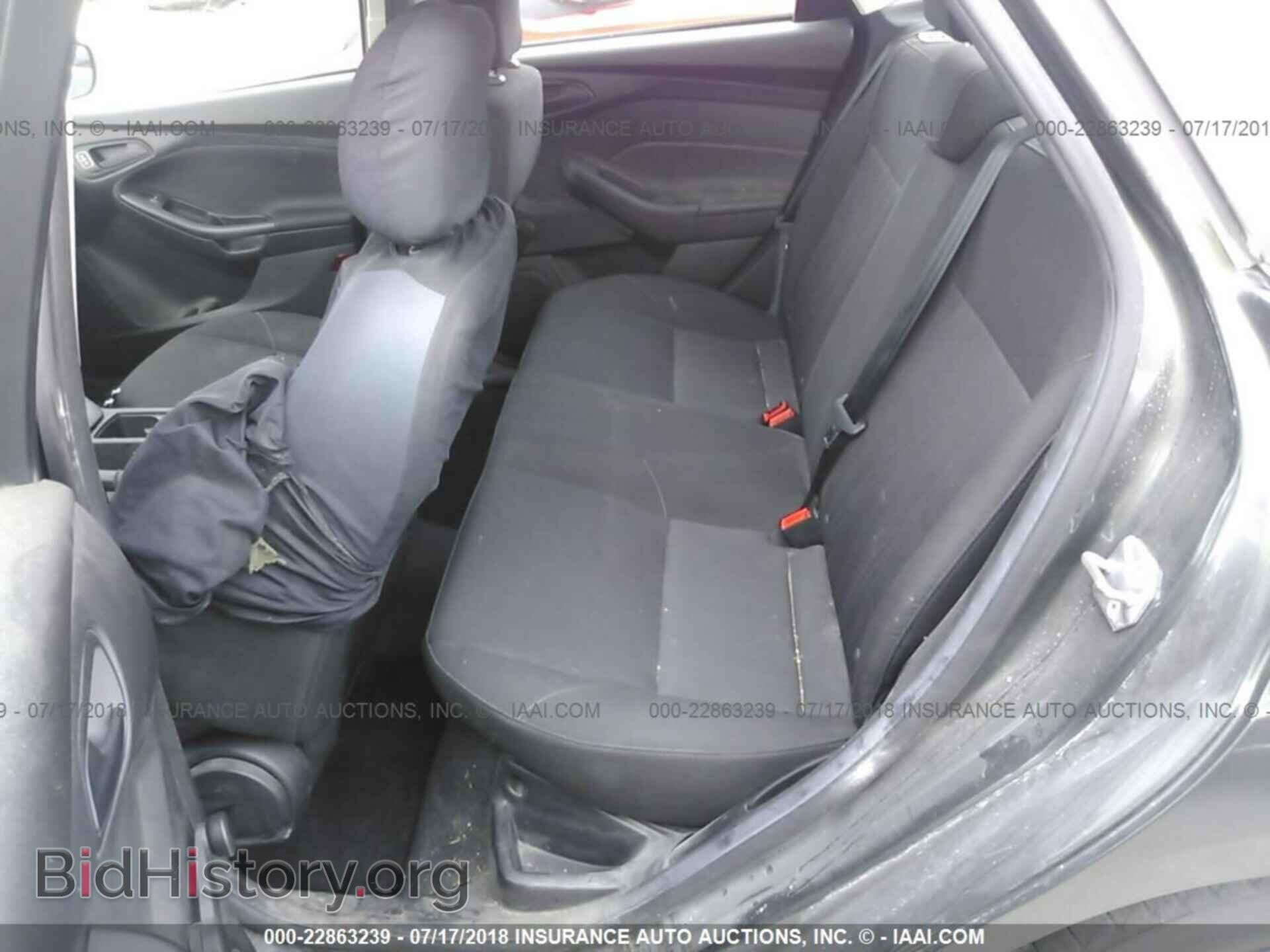 2016 Ford Focus - VIN: 1FADP3E25GL215946 - Photo 8