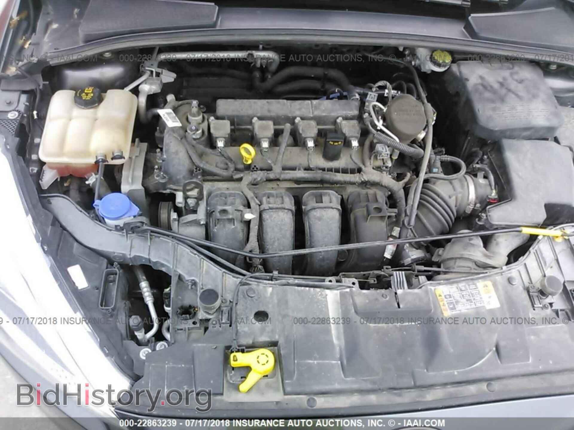2016 Ford Focus - VIN: 1FADP3E25GL215946 - Photo 10