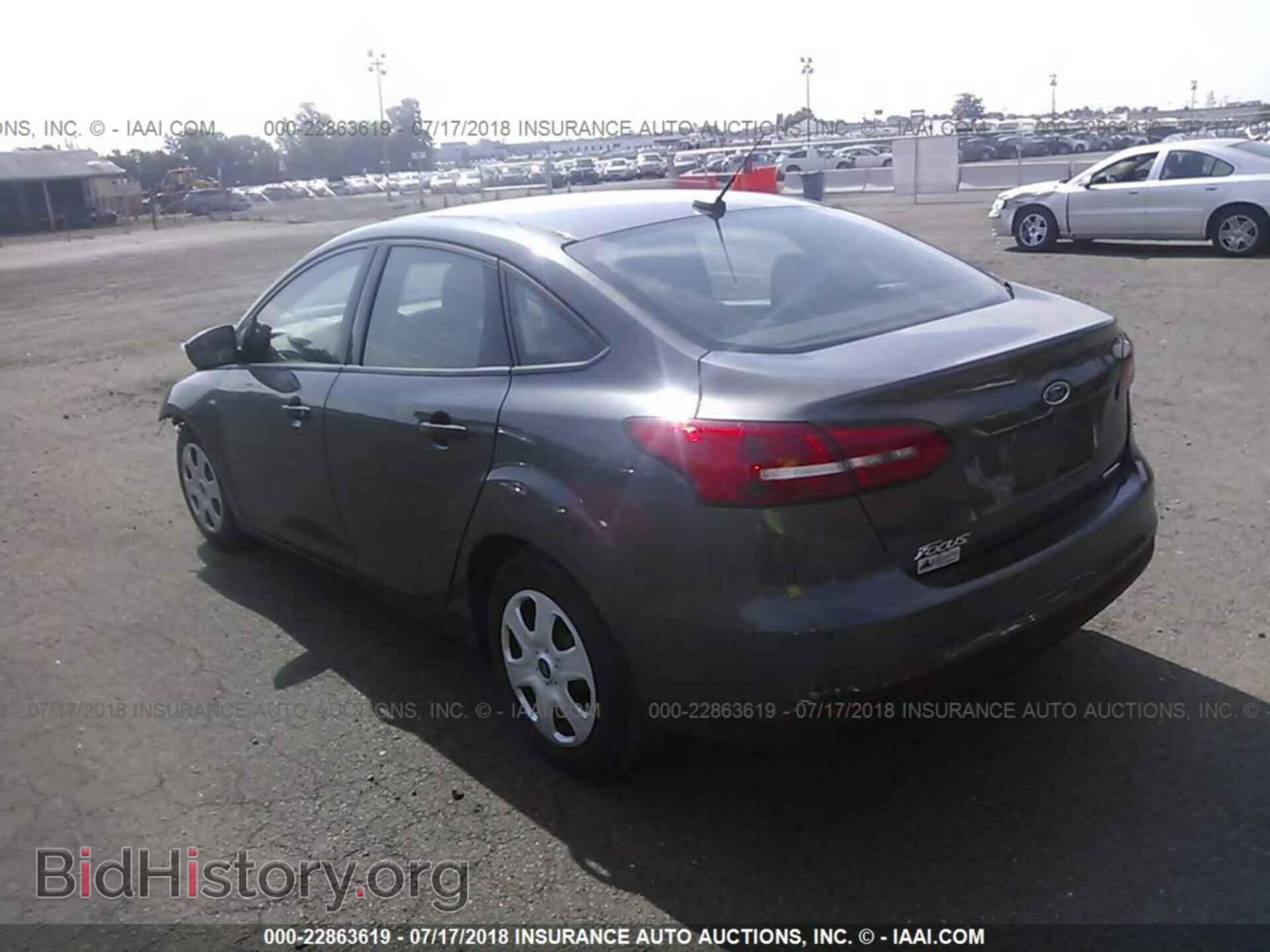 2016 Ford Focus - VIN: 1FADP3E29GL288141 - Фото 3