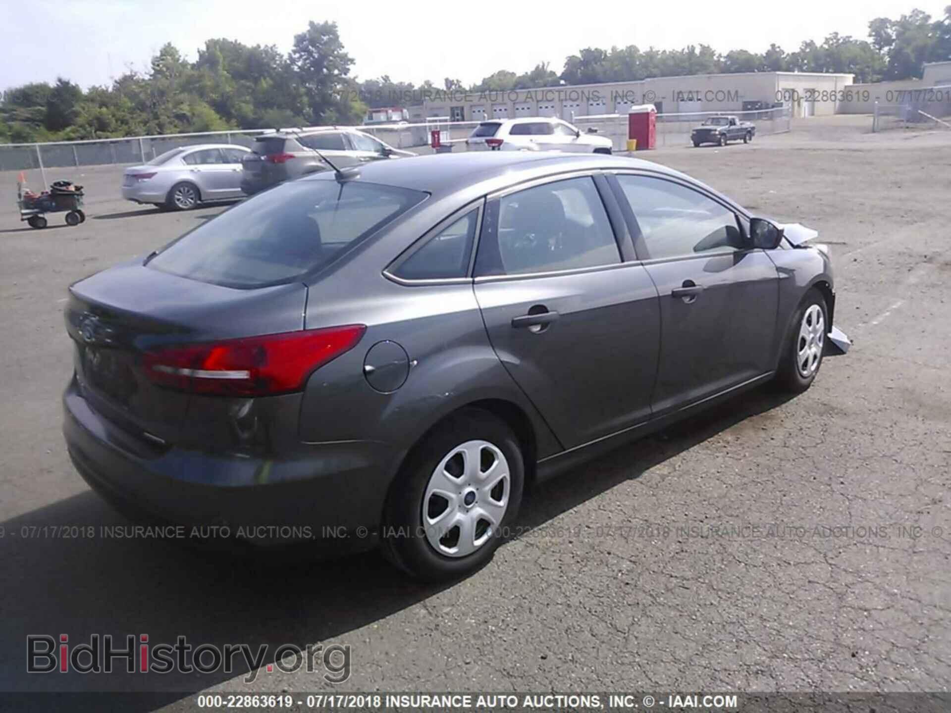 2016 Ford Focus - VIN: 1FADP3E29GL288141 - Фото 4