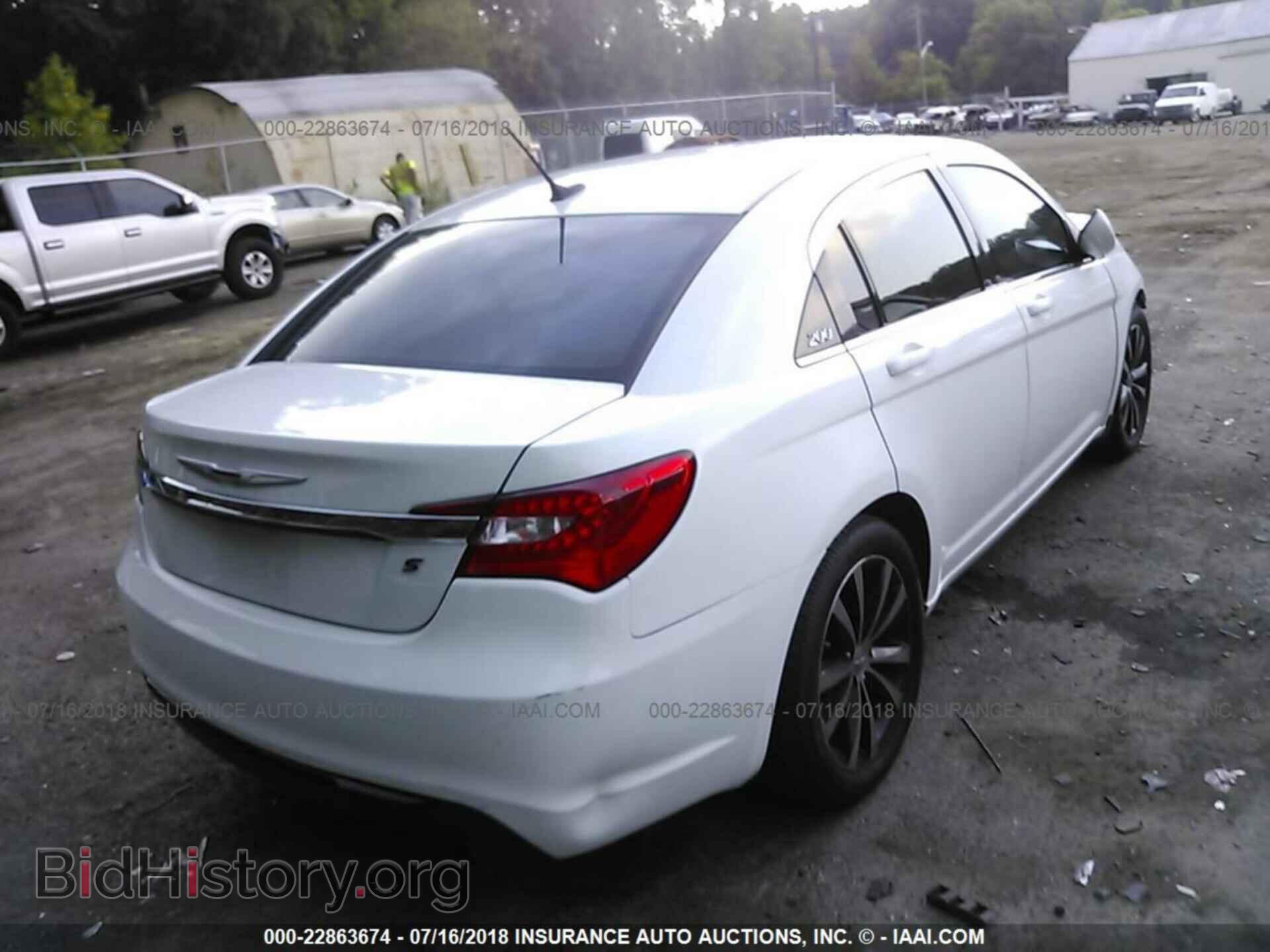 2013 Chrysler 200 - VIN: 1C3CCBBG7DN726803 - Photo 4