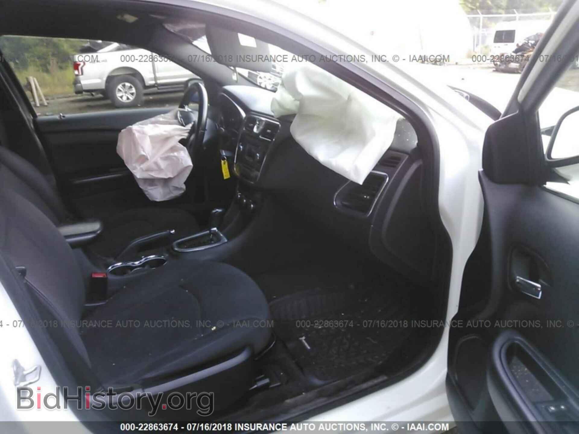2013 Chrysler 200 - VIN: 1C3CCBBG7DN726803 - Photo 5