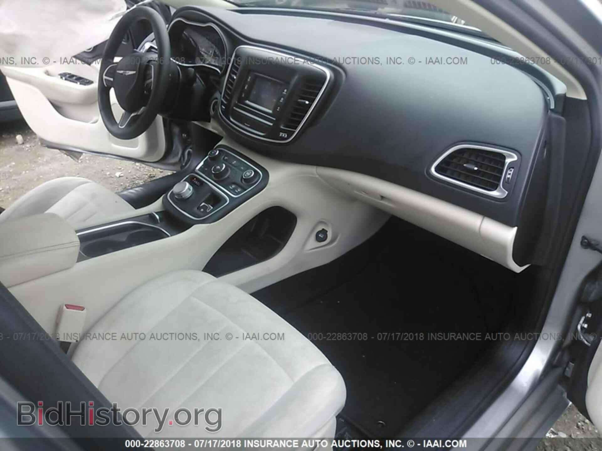2016 Chrysler 200 - VIN: 1C3CCCAB2GN135228 - Photo 5