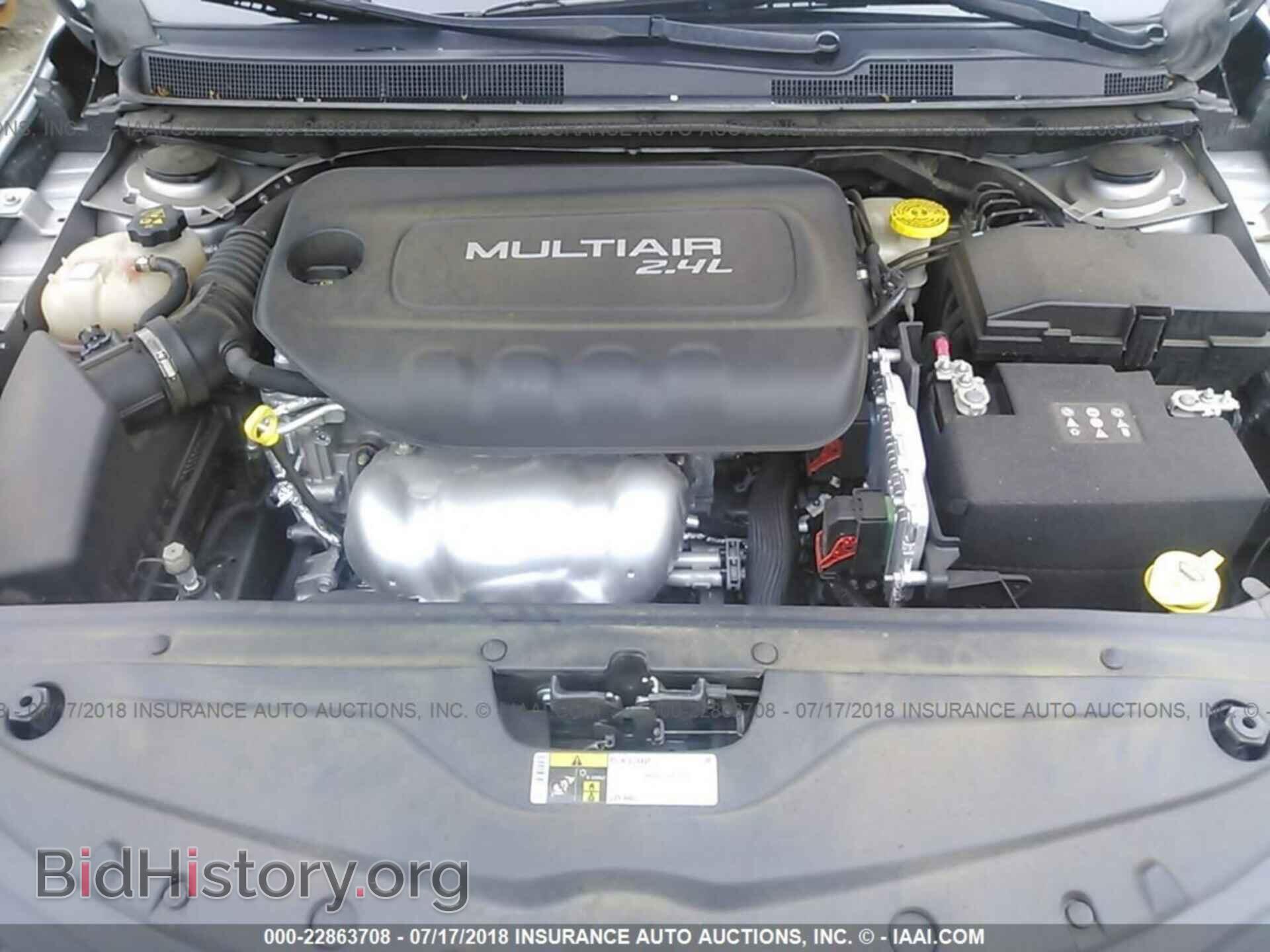 2016 Chrysler 200 - VIN: 1C3CCCAB2GN135228 - Photo 10