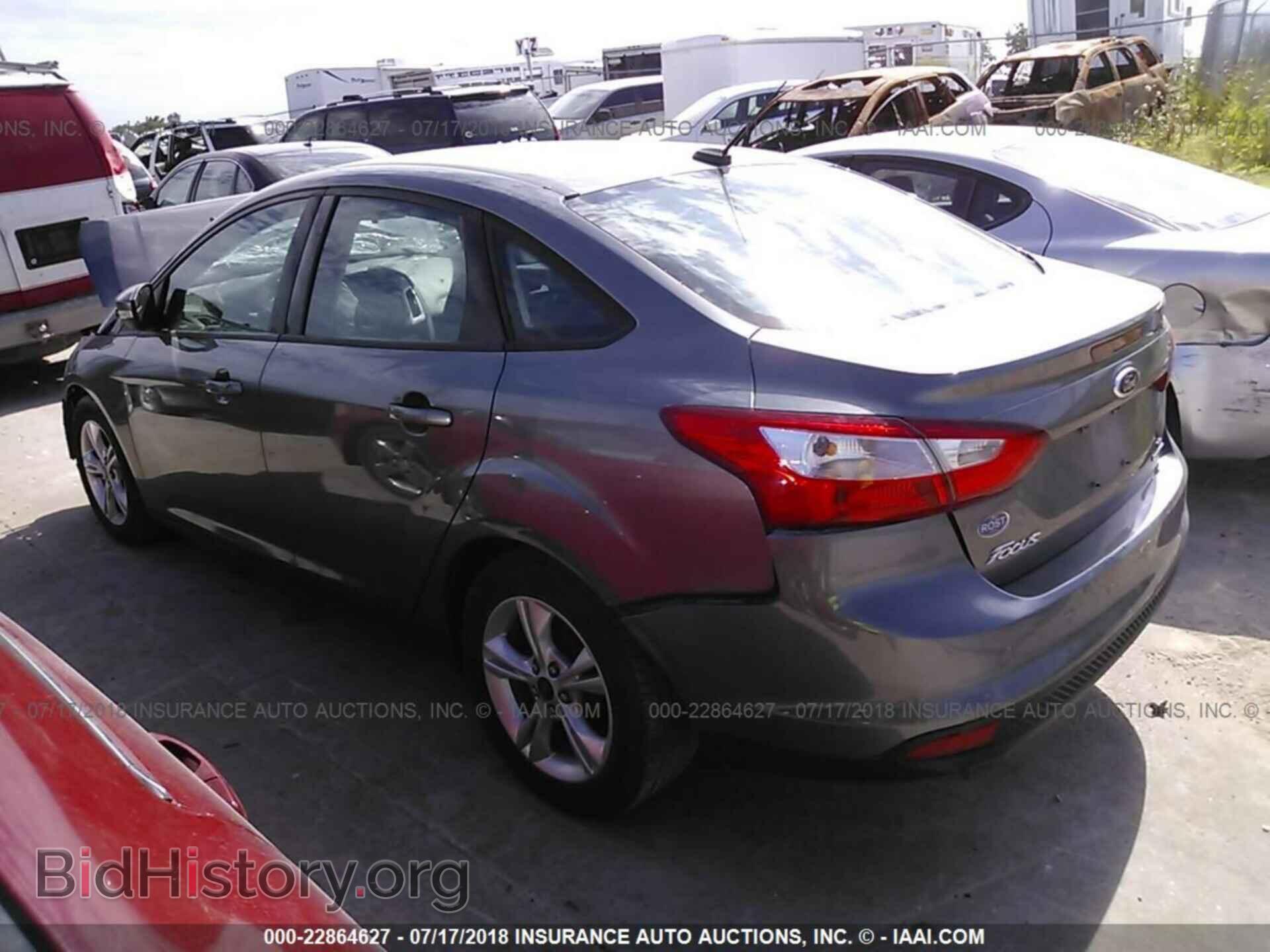 2014 Ford Focus - VIN: 1FADP3F21EL182956 - Photo 3