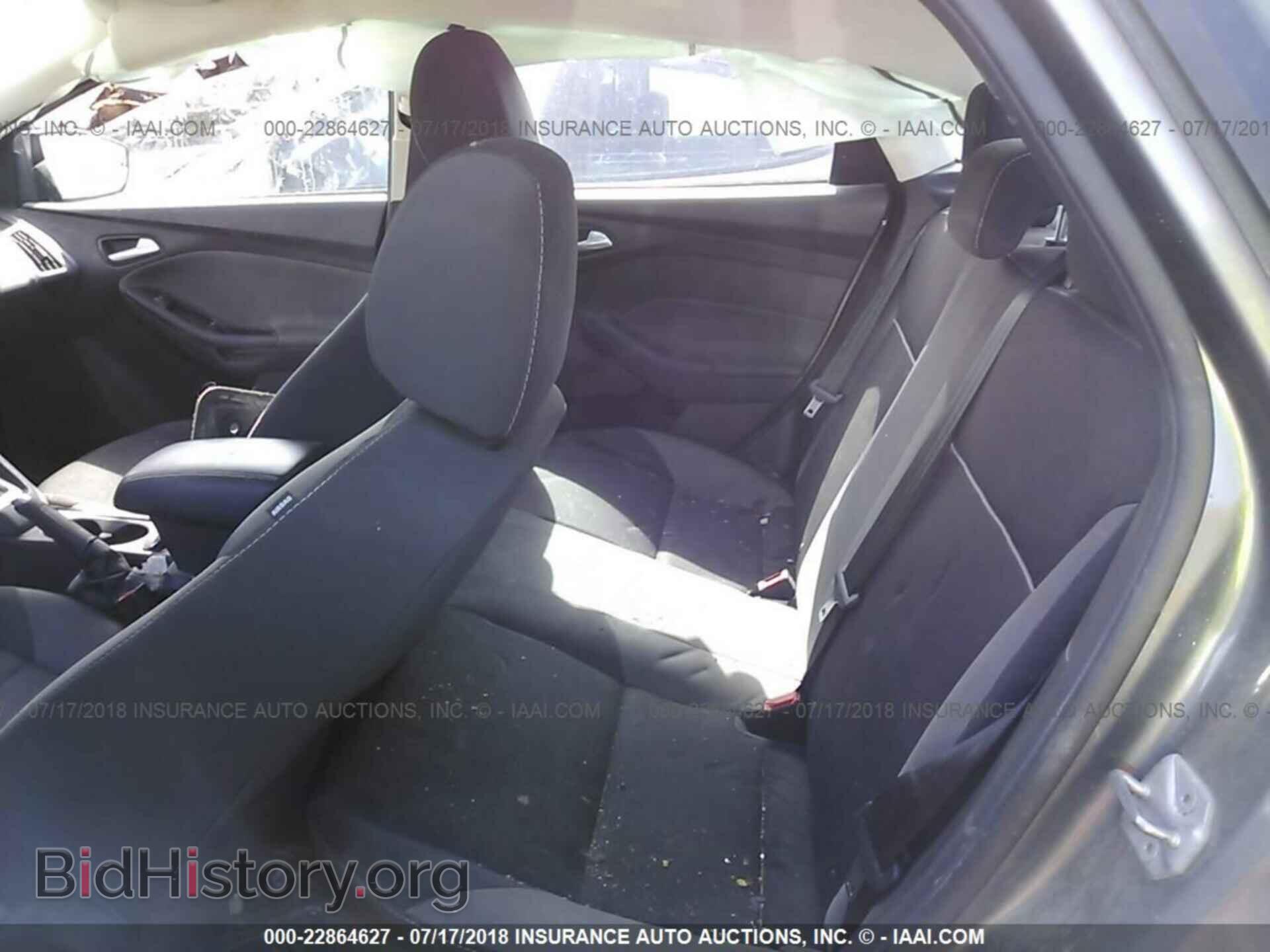 2014 Ford Focus - VIN: 1FADP3F21EL182956 - Photo 8
