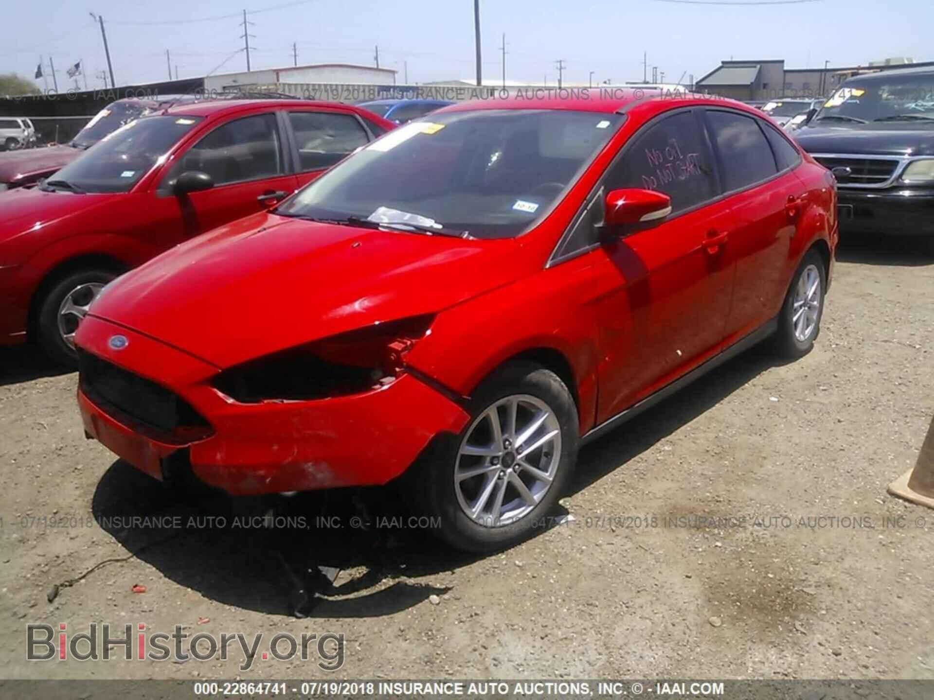 2015 Ford Focus - VIN: 1FADP3F21FL240422 - Photo 2