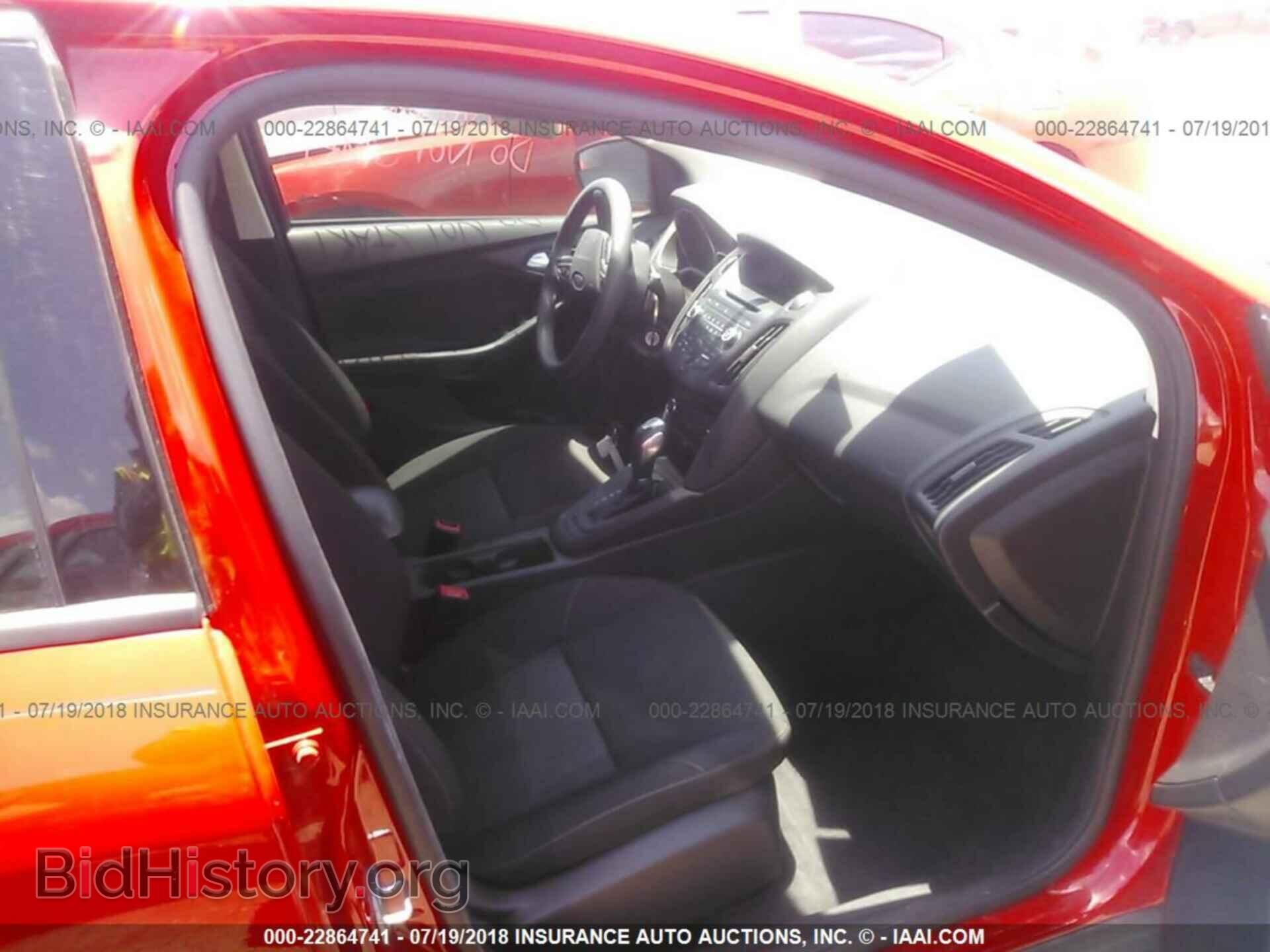 2015 Ford Focus - VIN: 1FADP3F21FL240422 - Photo 5