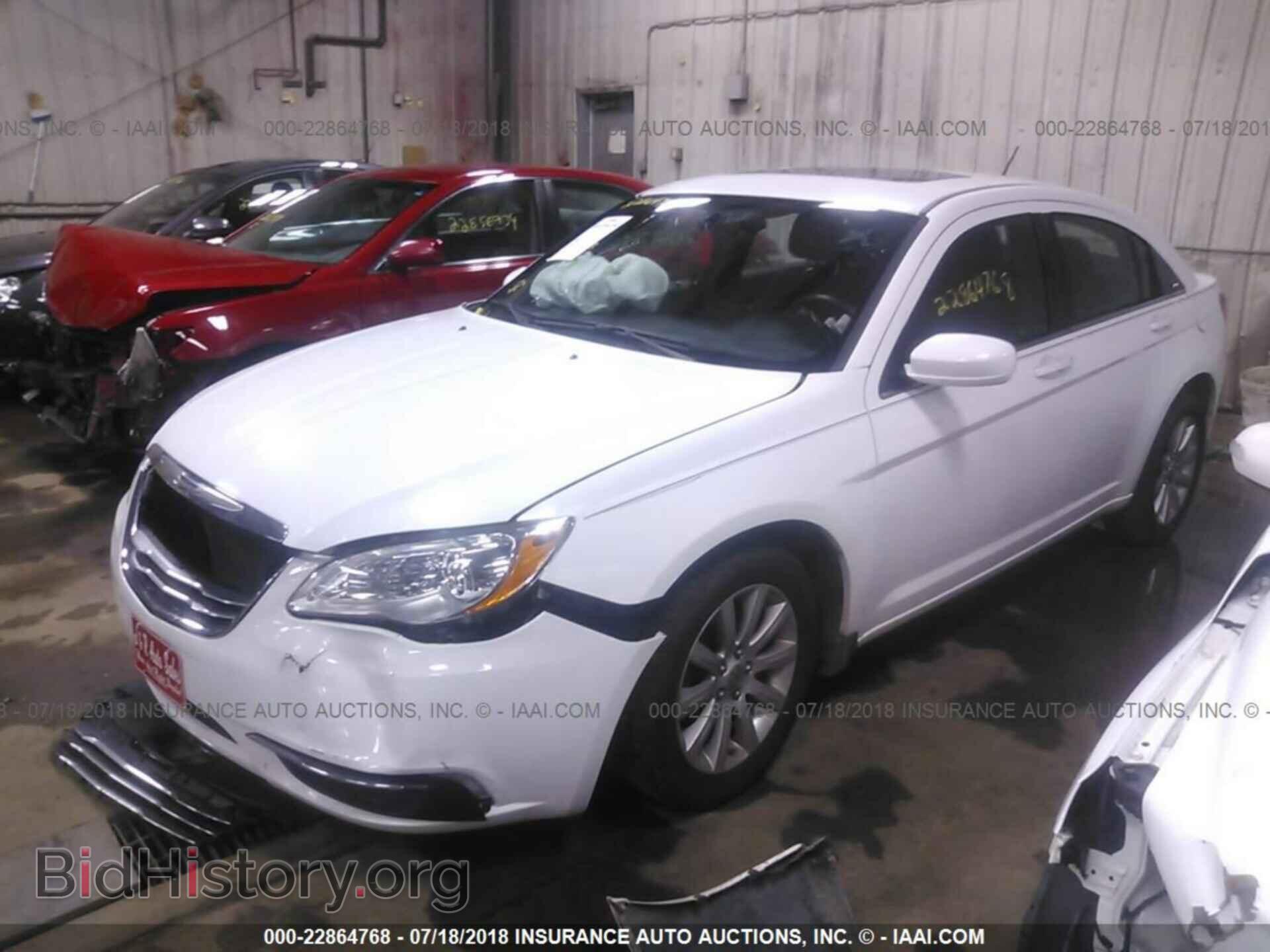 2012 Chrysler 200 - VIN: 1C3CCBBG2CN108254 - Photo 2