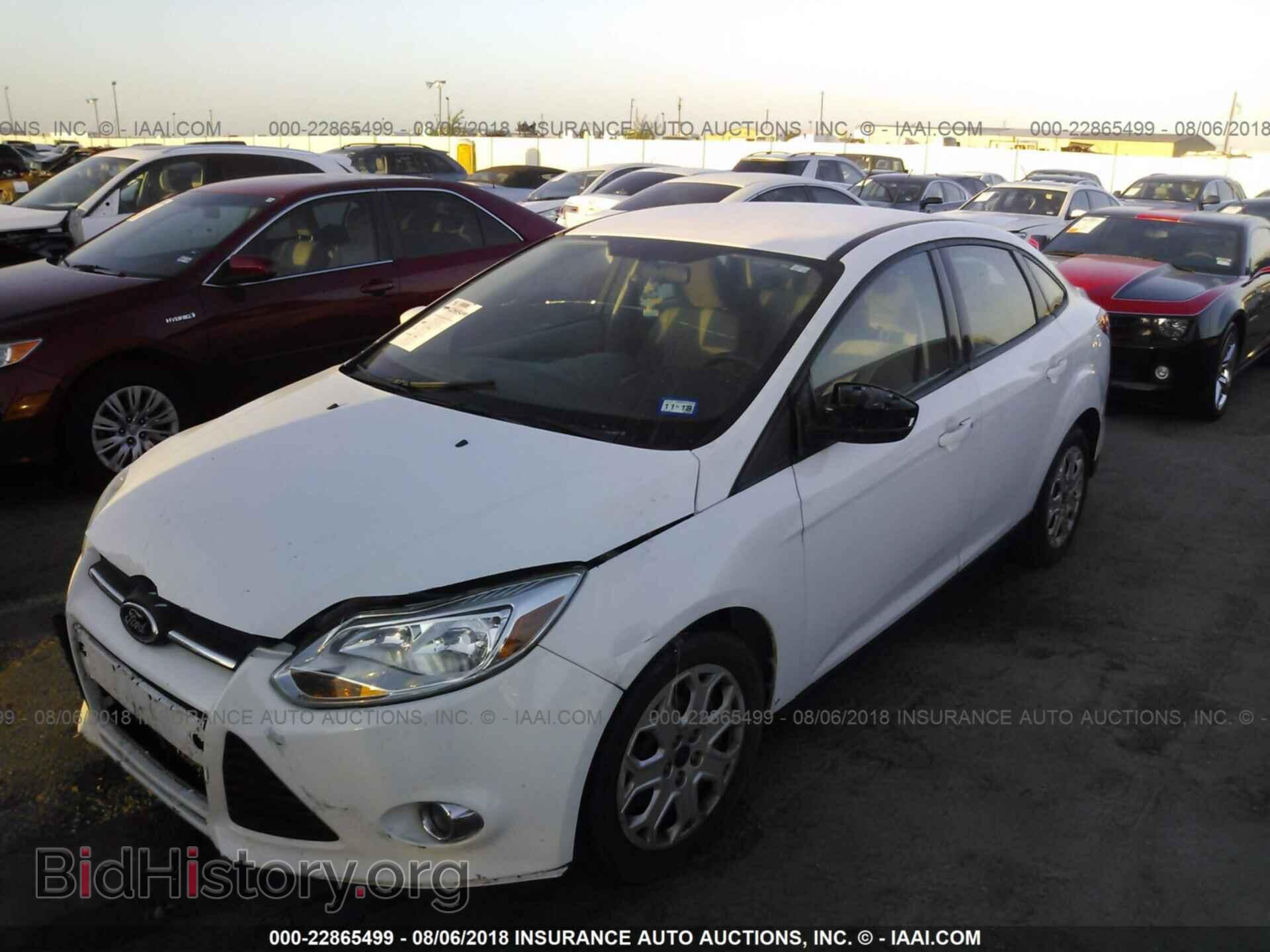2012 Ford Focus - VIN: 1FAHP3F28CL449217 - Фото 2