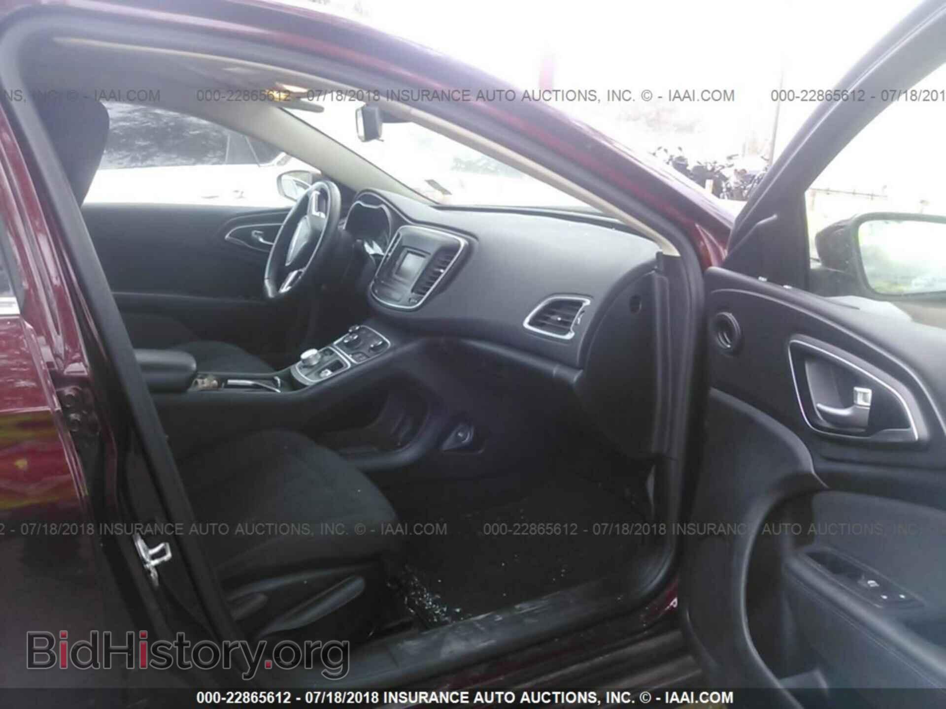 2016 Chrysler 200 - VIN: 1C3CCCABXGN127703 - Photo 5