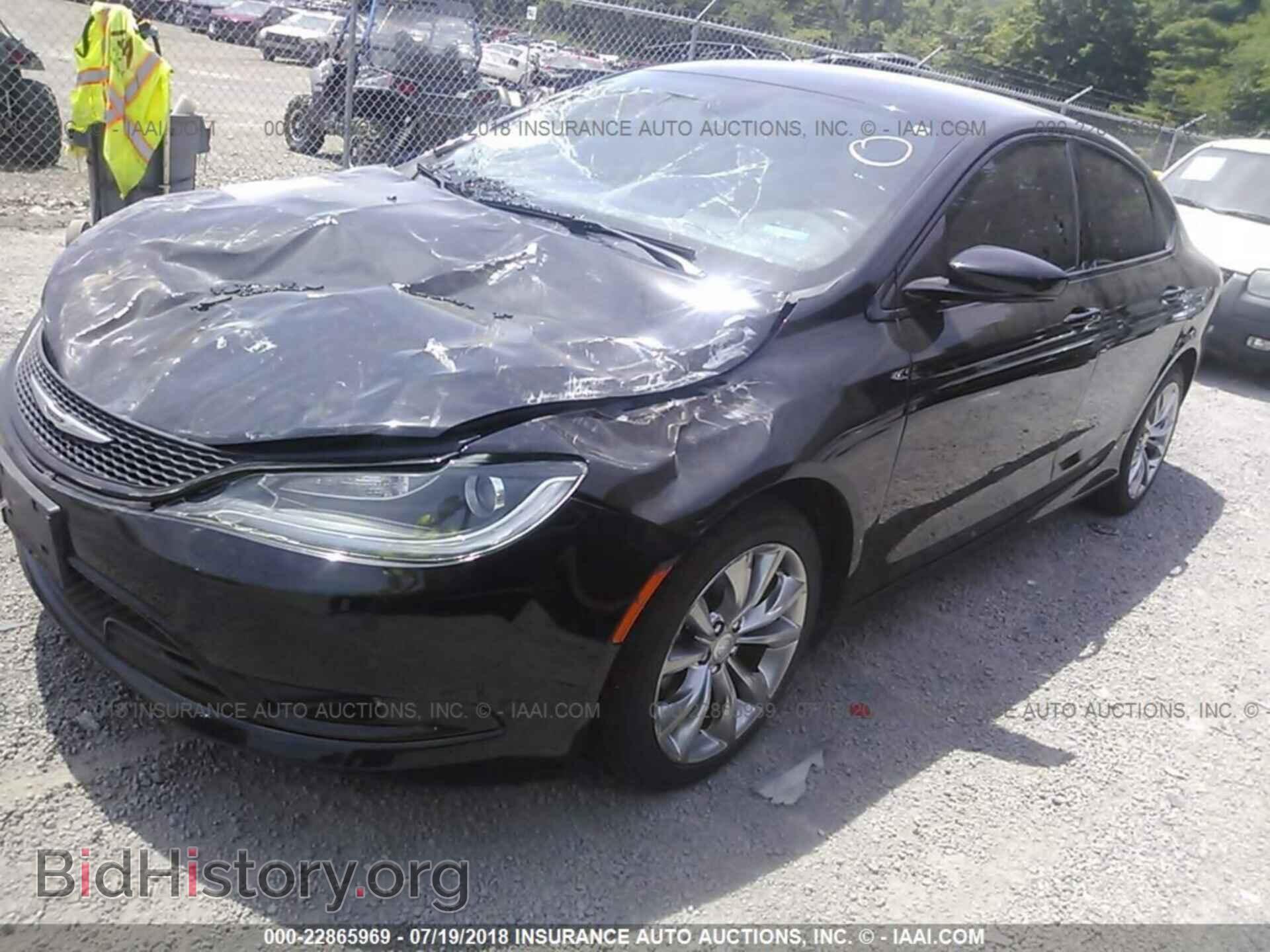 2015 Chrysler 200 - VIN: 1C3CCCBB1FN555043 - Фото 2