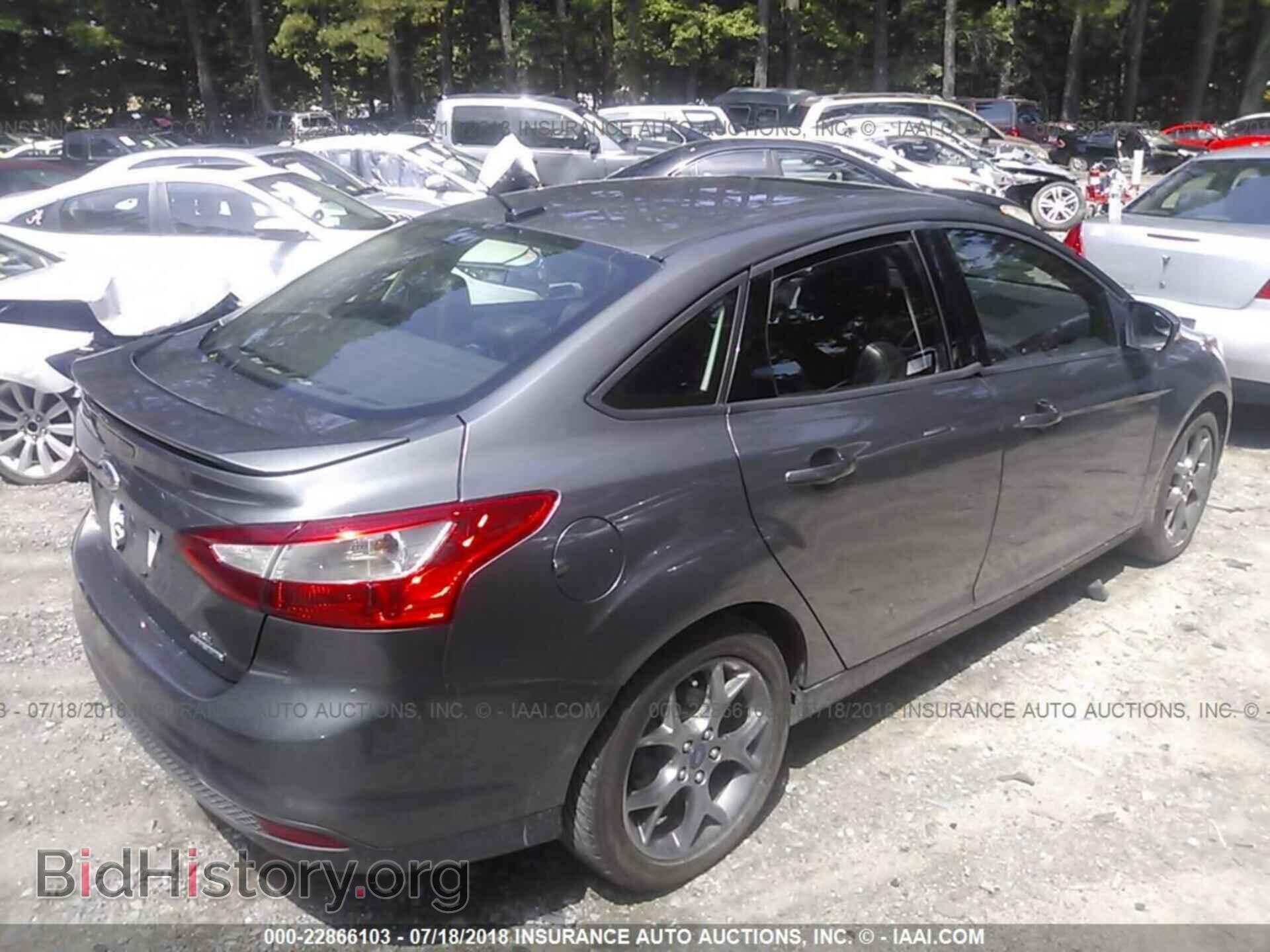 2013 Ford Focus - VIN: 1FADP3F28DL117617 - Photo 4