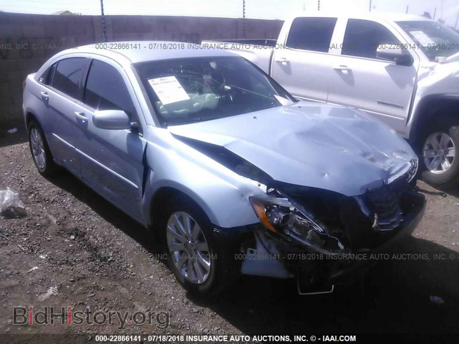 Photo 1C3CCBBB3DN589881 - Chrysler 200 2013