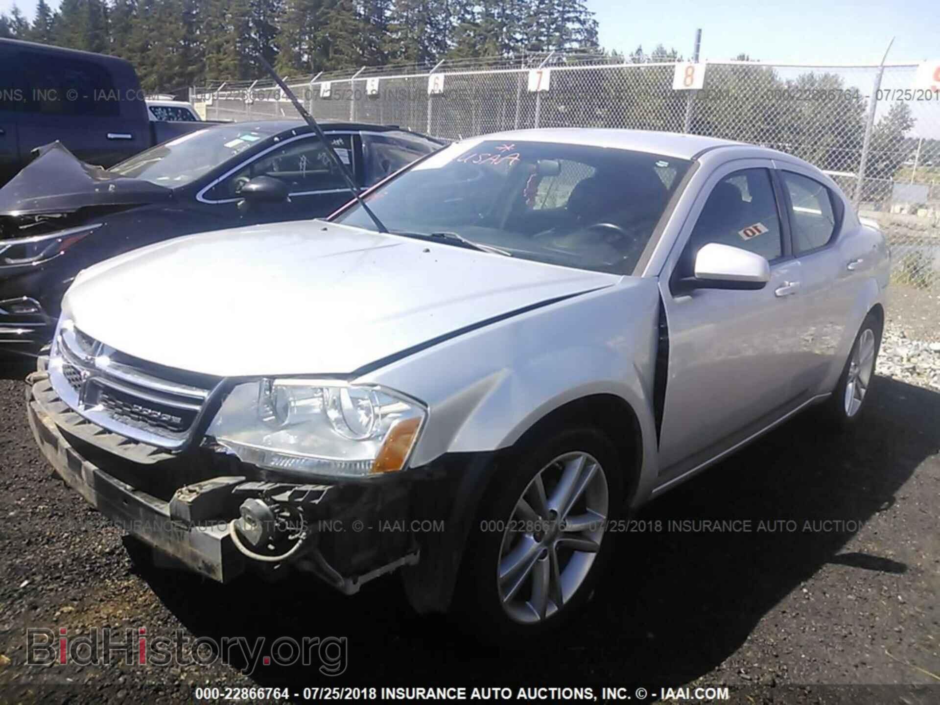 2011 Dodge Avenger - VIN: 1B3BD1FB5BN561619 - Фото 2