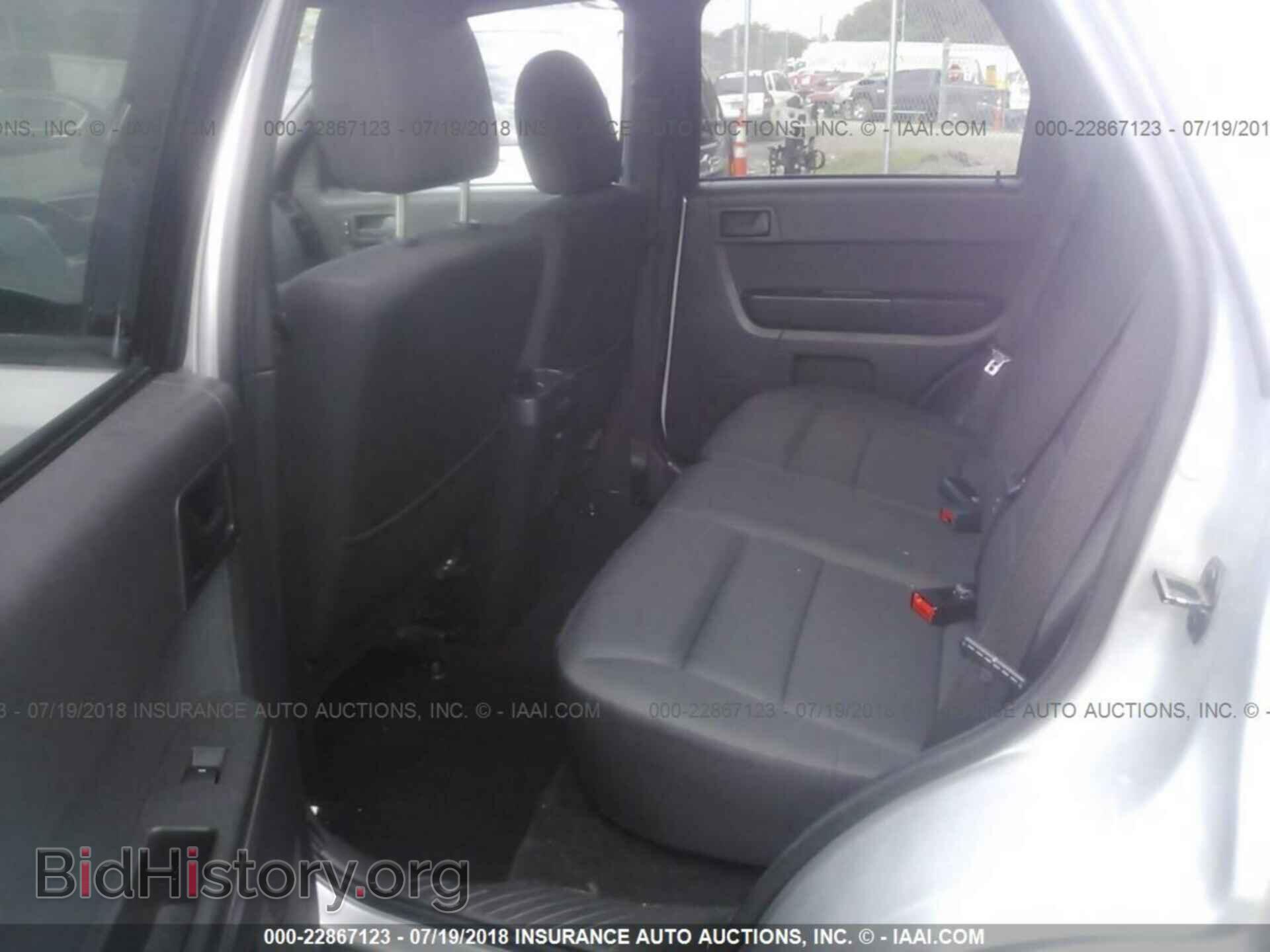2011 Ford Escape - VIN: 1FMCU9D75BKA60887 - Фото 8