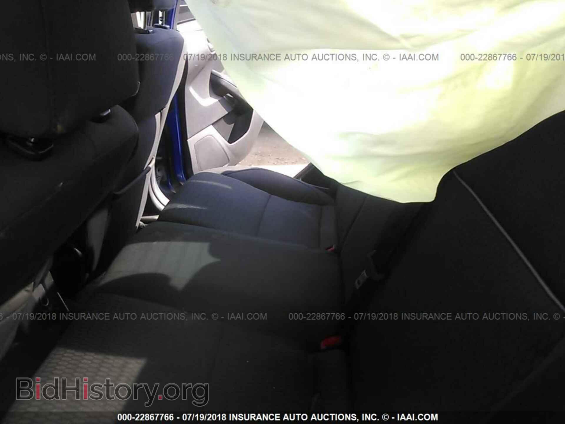 2012 Ford Focus - VIN: 1FAHP3H21CL447774 - Photo 8