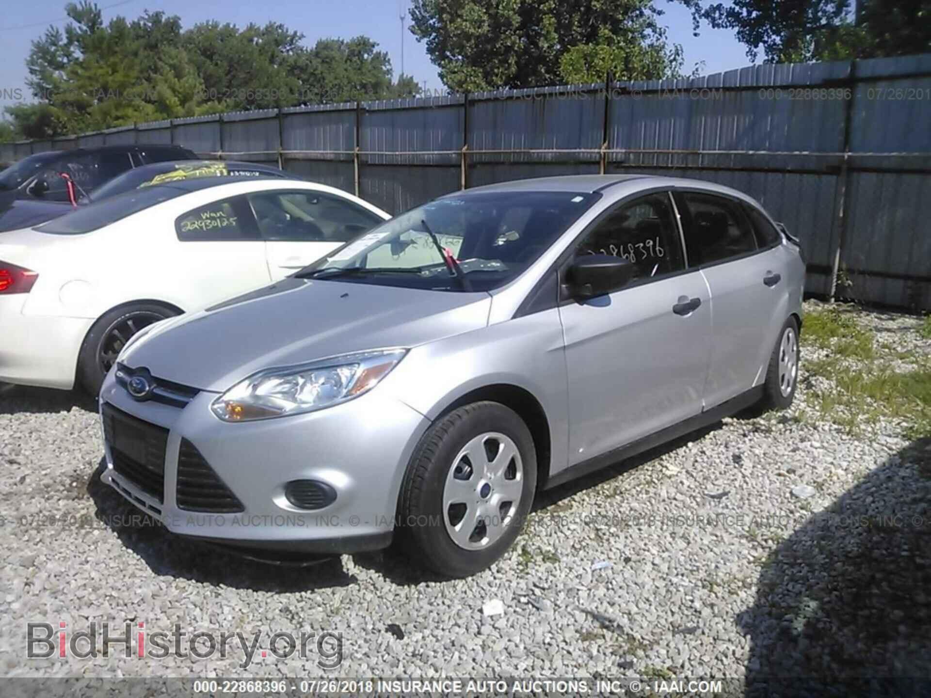 2014 Ford Focus - VIN: 1FADP3E21EL106624 - Photo 2