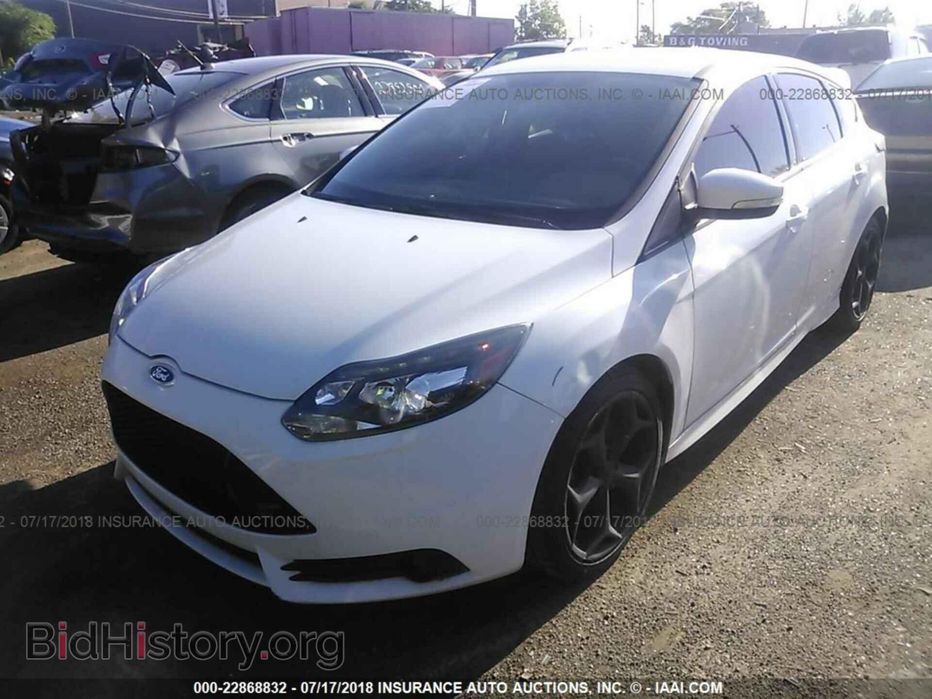 2014 Ford Focus - VIN: 1FADP3L96EL389523 - Photo 2