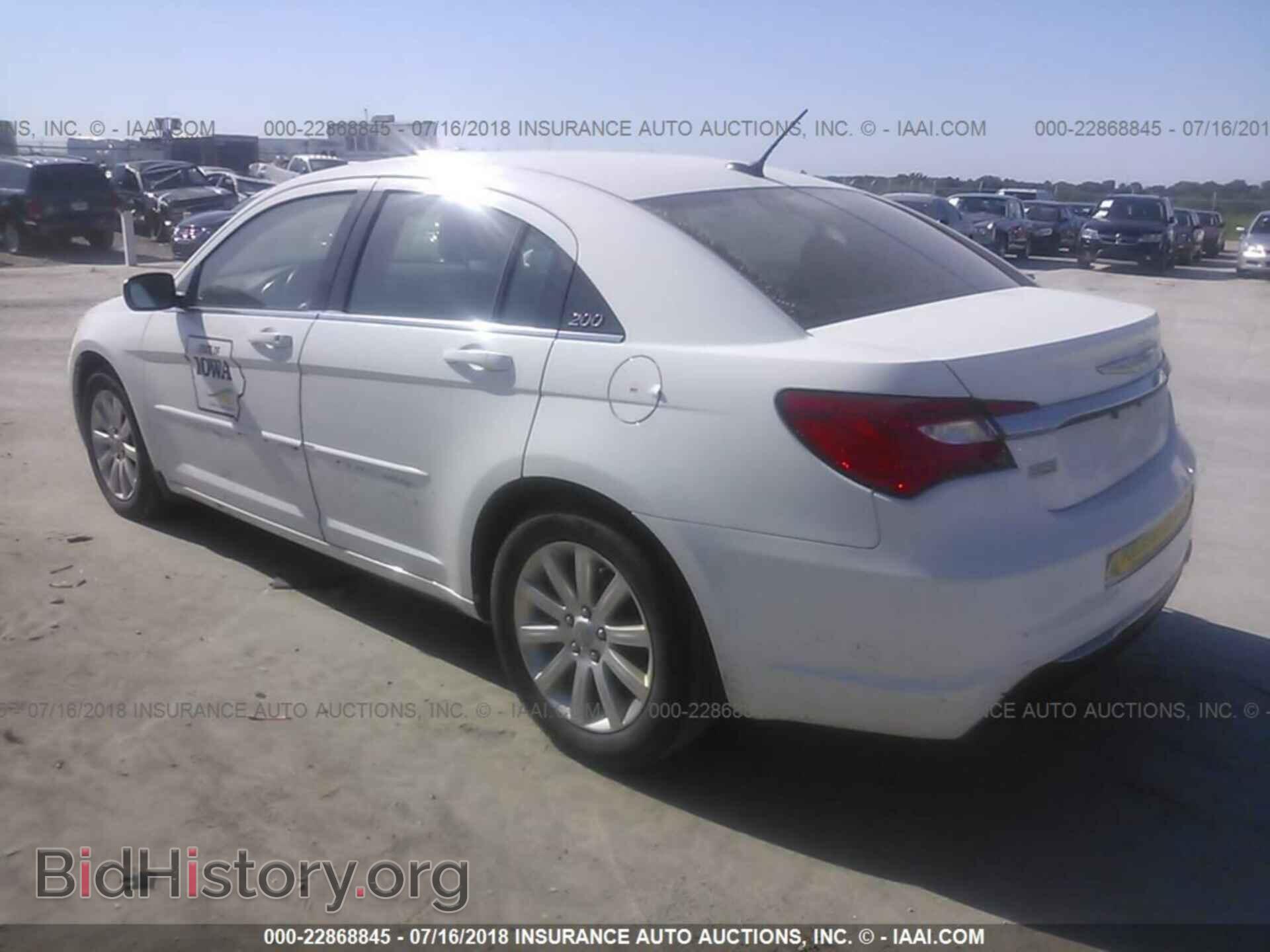 2013 Chrysler 200 - VIN: 1C3CCBBG3DN669094 - Photo 3