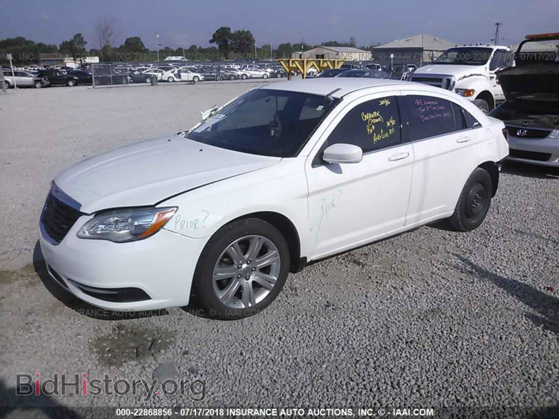 2013 Chrysler 200 - VIN: 1C3CCBBB2DN631649 - Фото 2