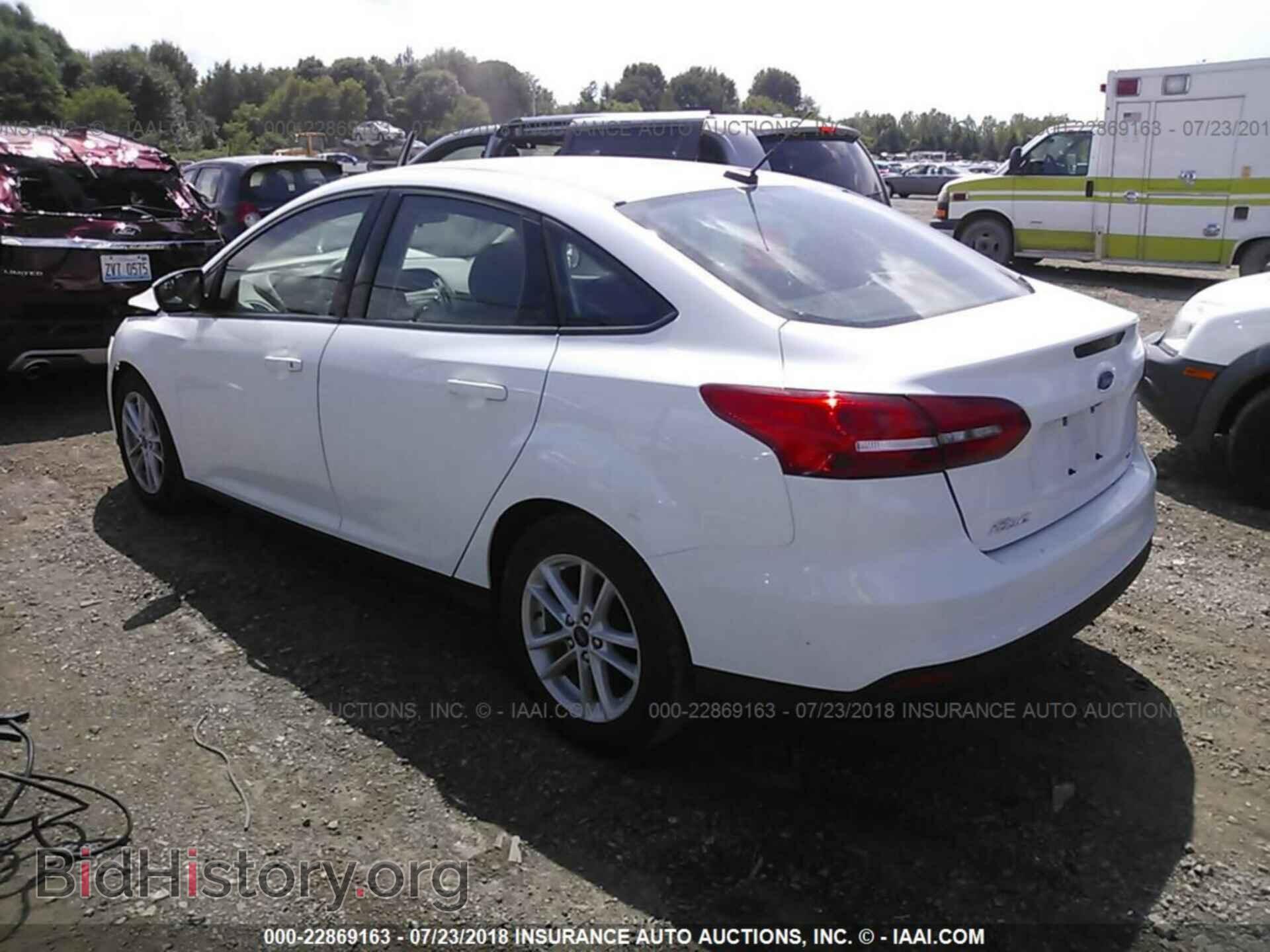 2018 Ford Focus - VIN: 1FADP3F29JL288369 - Фото 3