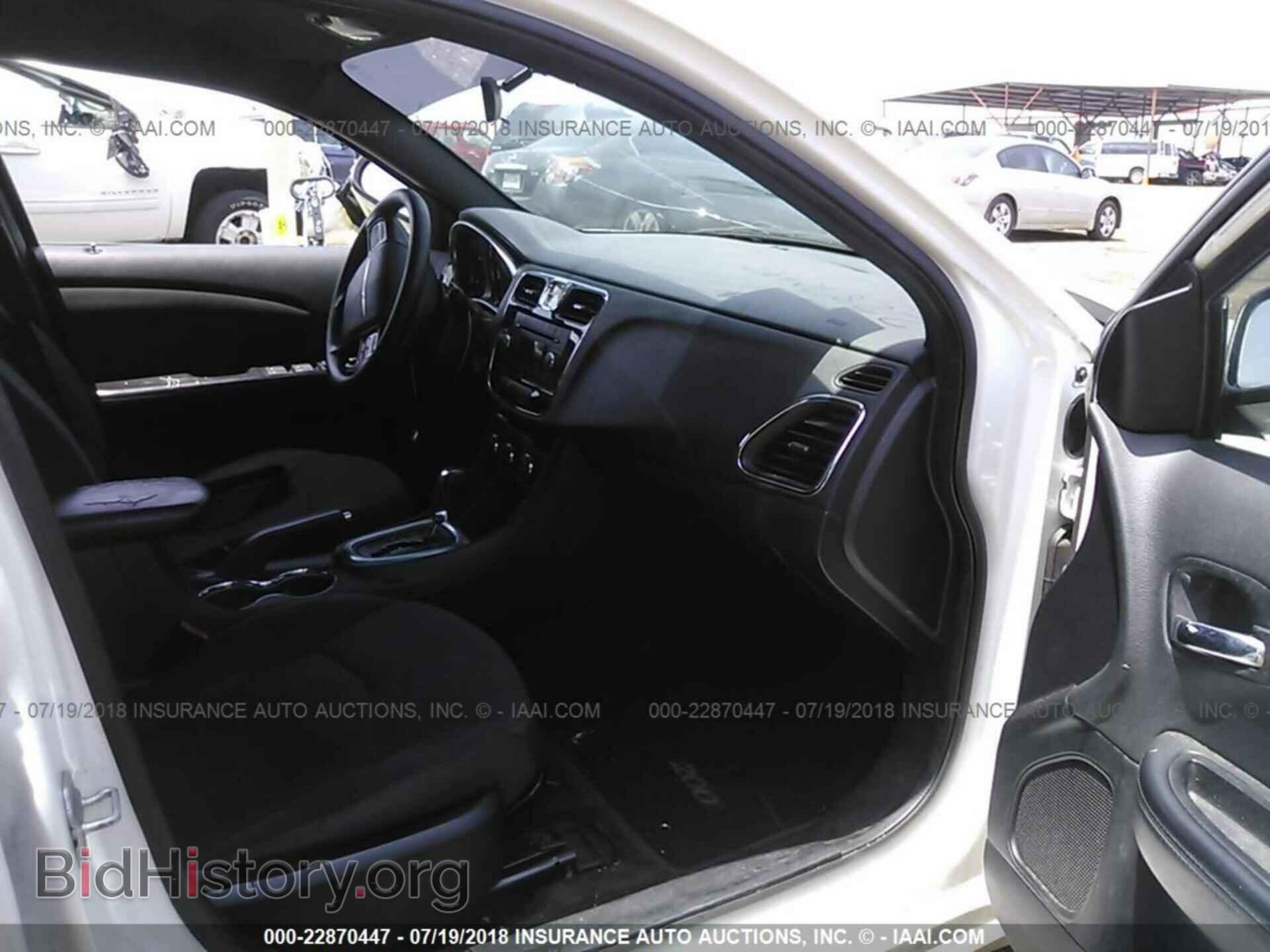 2012 Chrysler 200 - VIN: 1C3CCBAB4CN223203 - Photo 5
