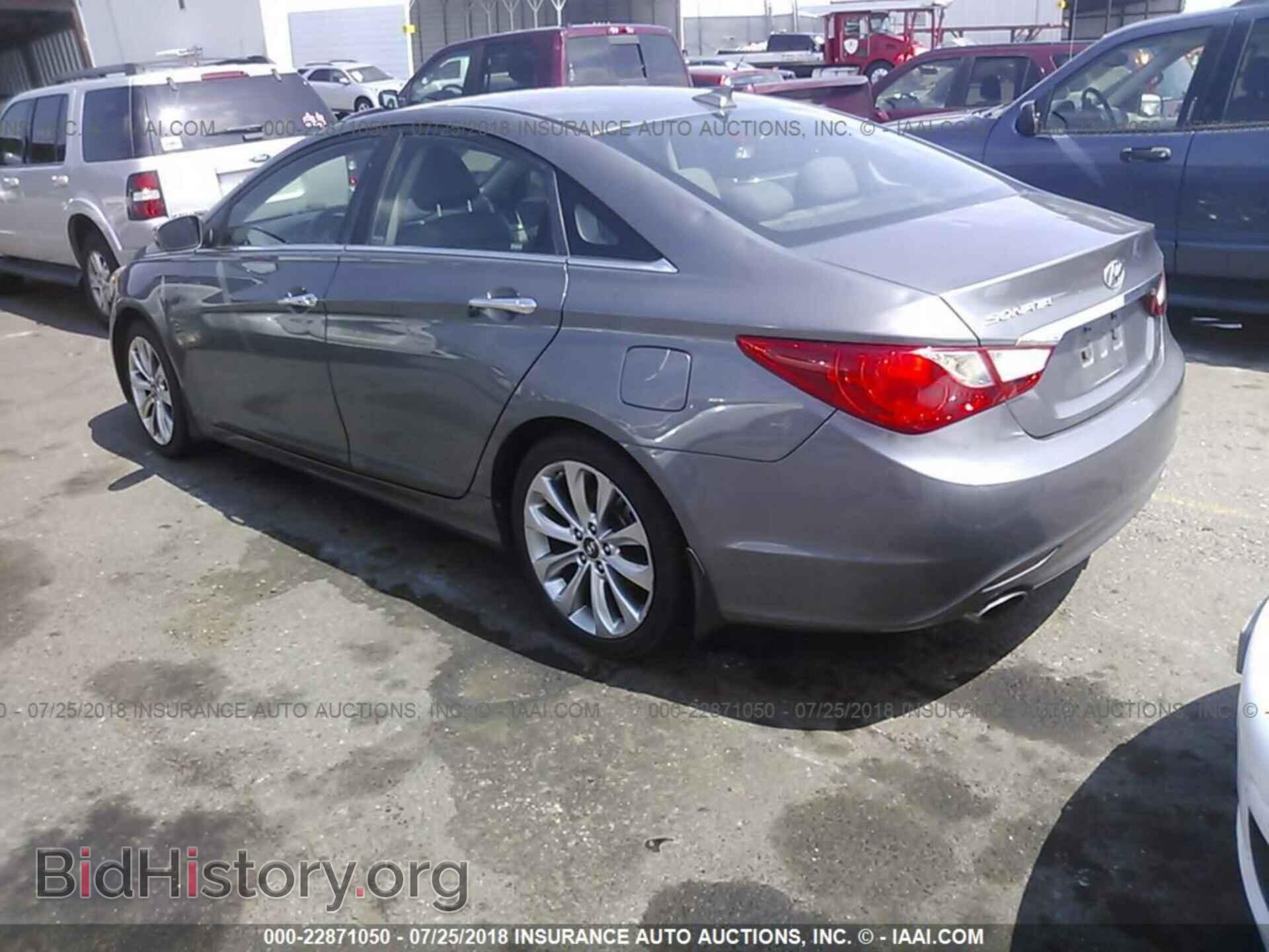 2012 Hyundai Sonata - VIN: 5NPEC4AC4CH330759 - Photo 3