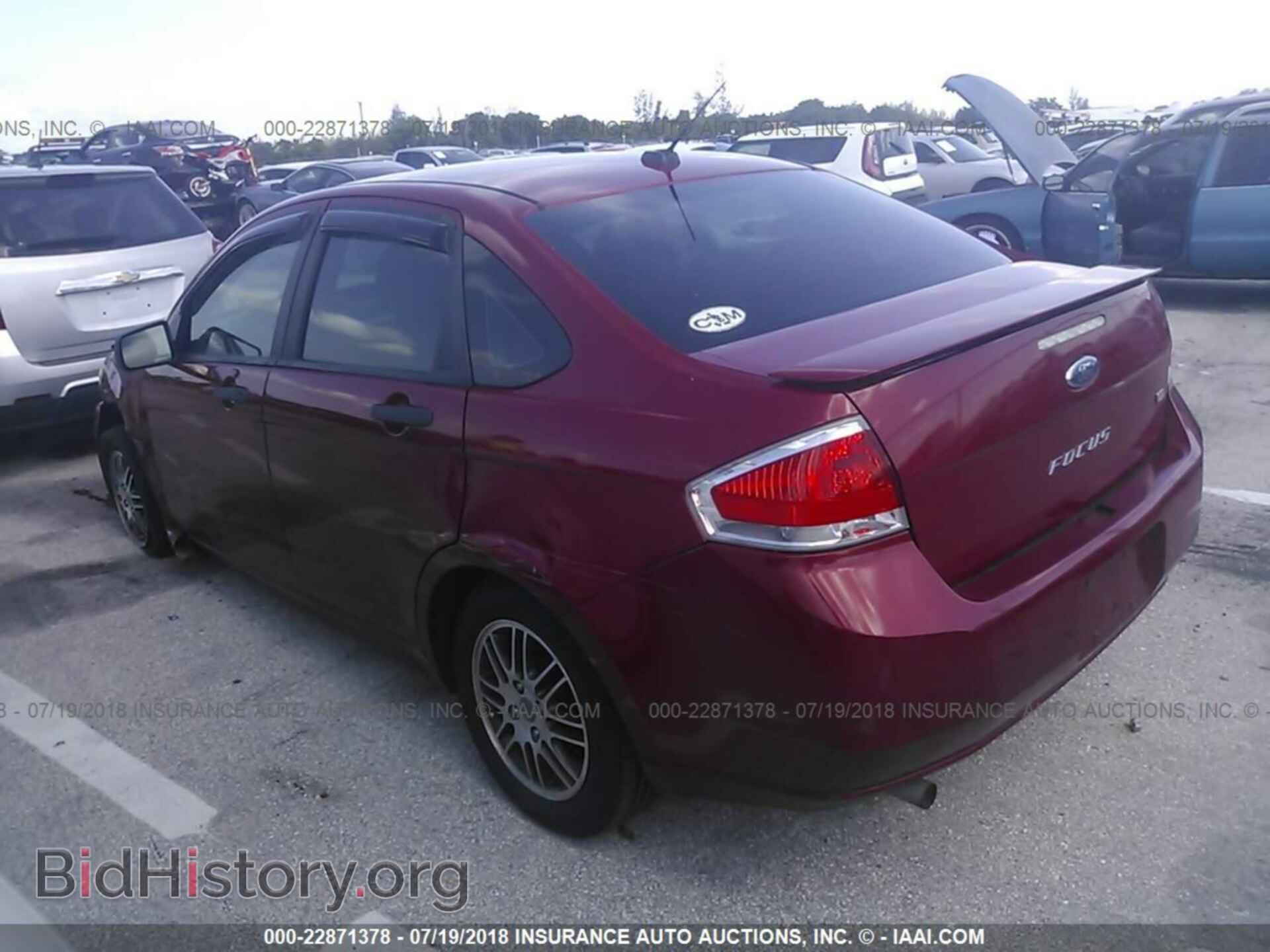 2011 Ford Focus - VIN: 1FAHP3FN1BW200152 - Фото 3