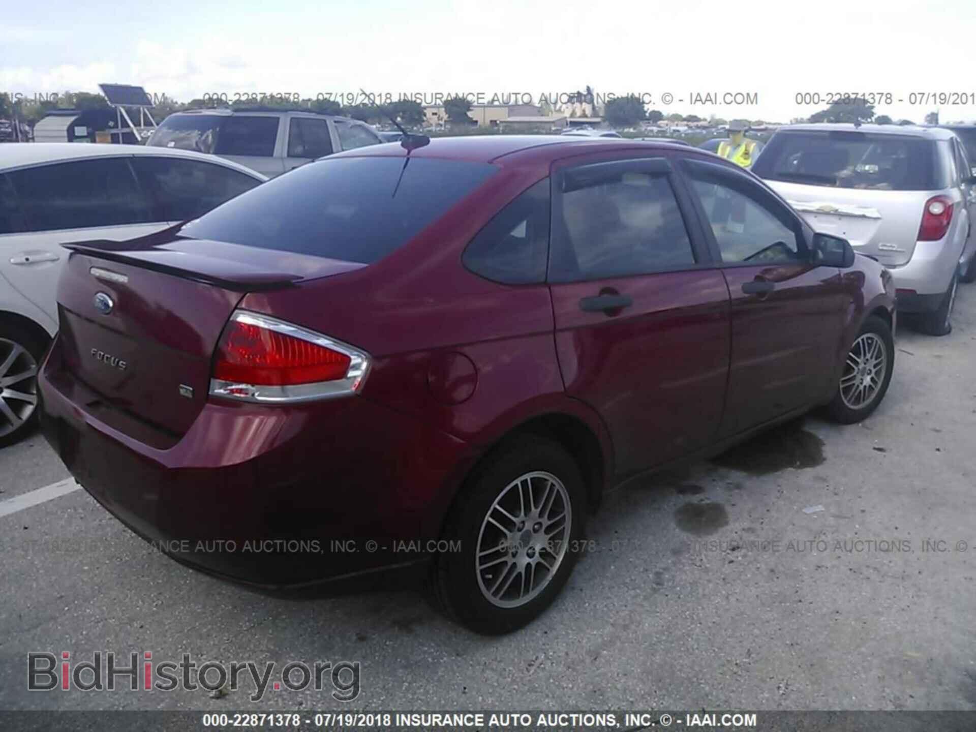 2011 Ford Focus - VIN: 1FAHP3FN1BW200152 - Фото 4