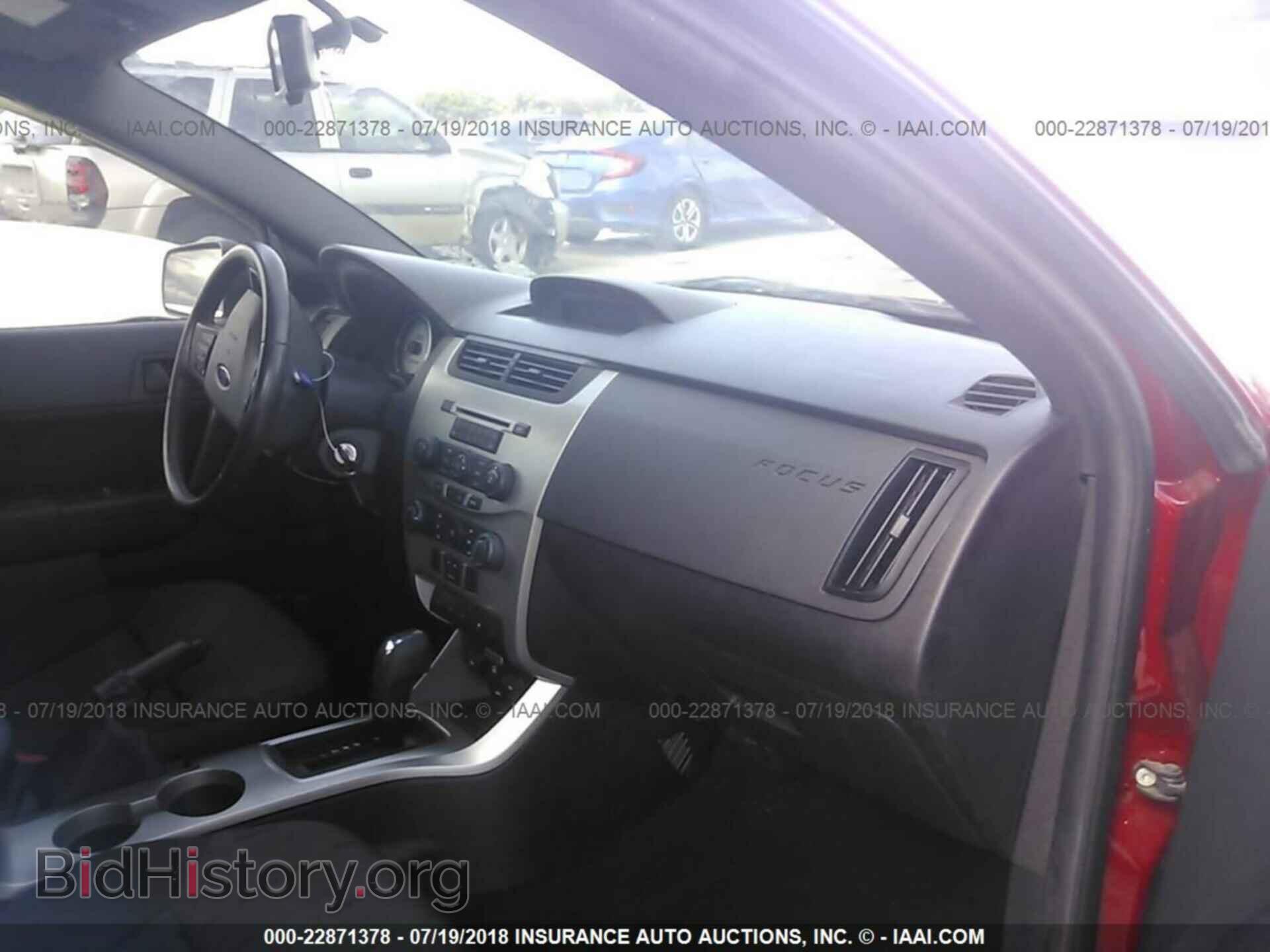 2011 Ford Focus - VIN: 1FAHP3FN1BW200152 - Фото 5