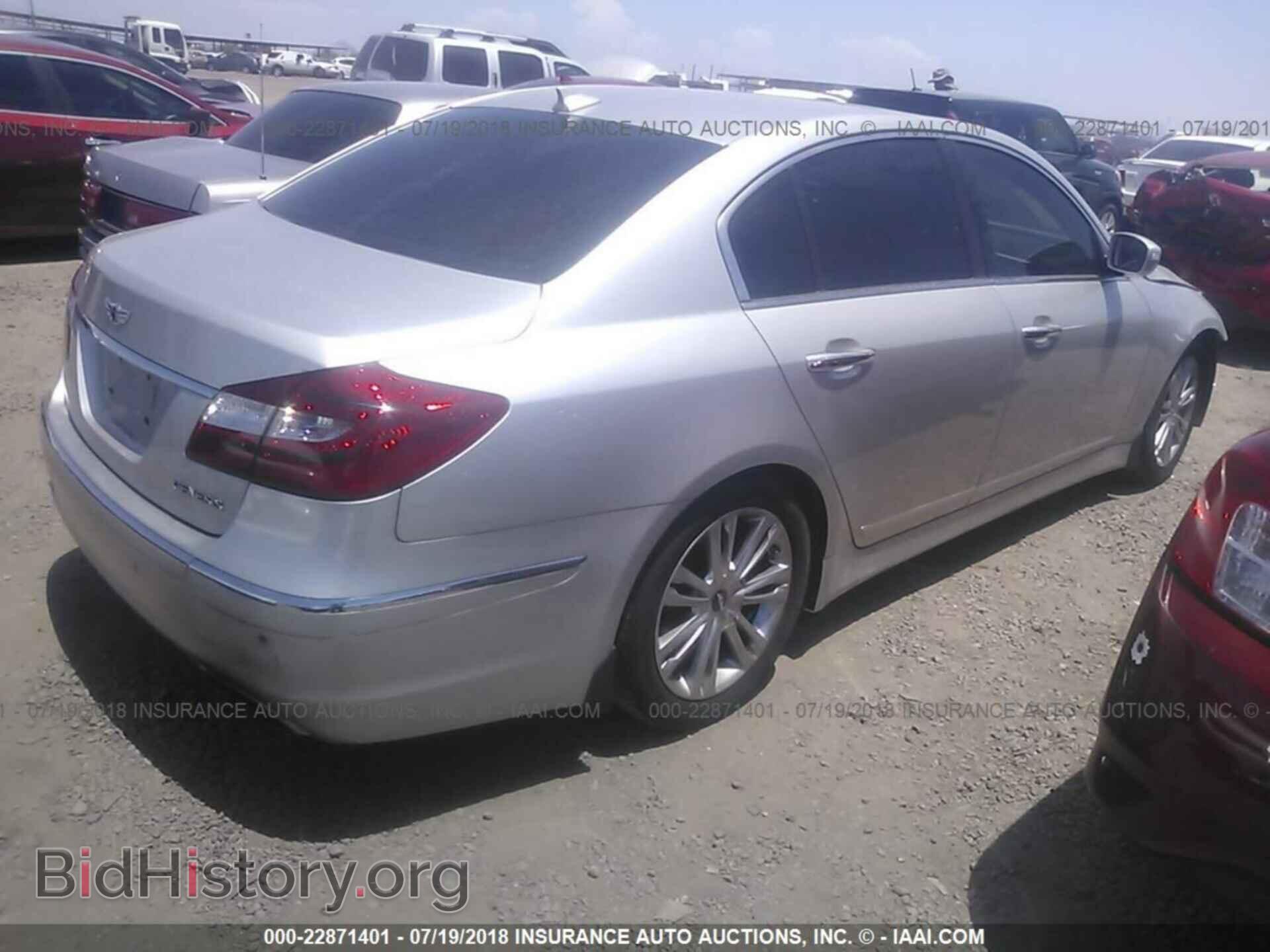 2013 Hyundai Genesis - VIN: KMHGC4DDXDU246512 - Фото 4
