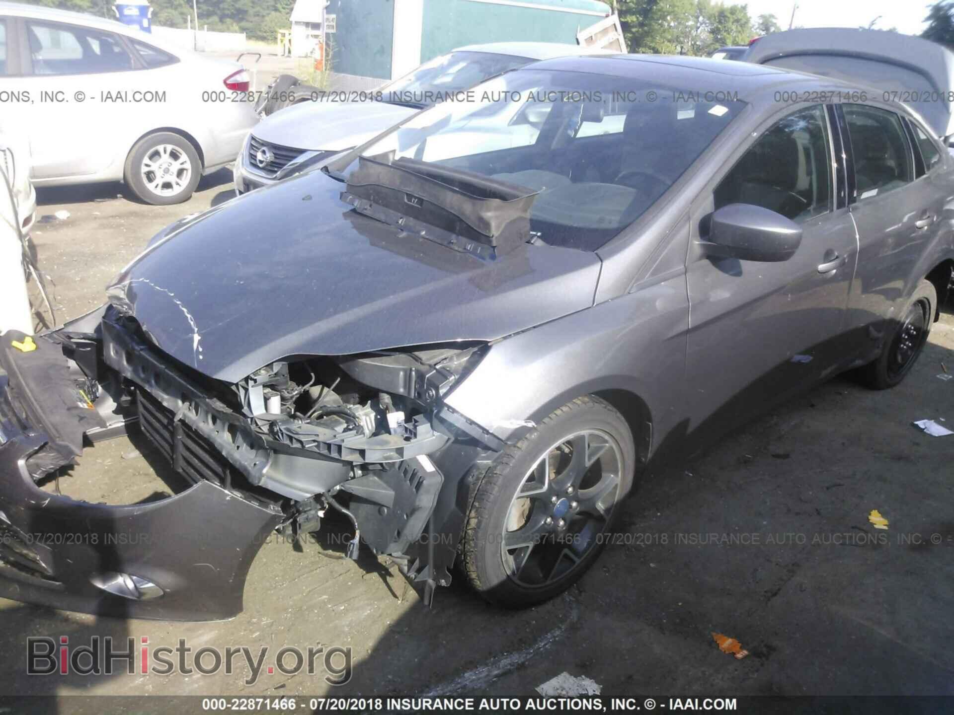 2012 Ford Focus - VIN: 1FAHP3F26CL427247 - Фото 2