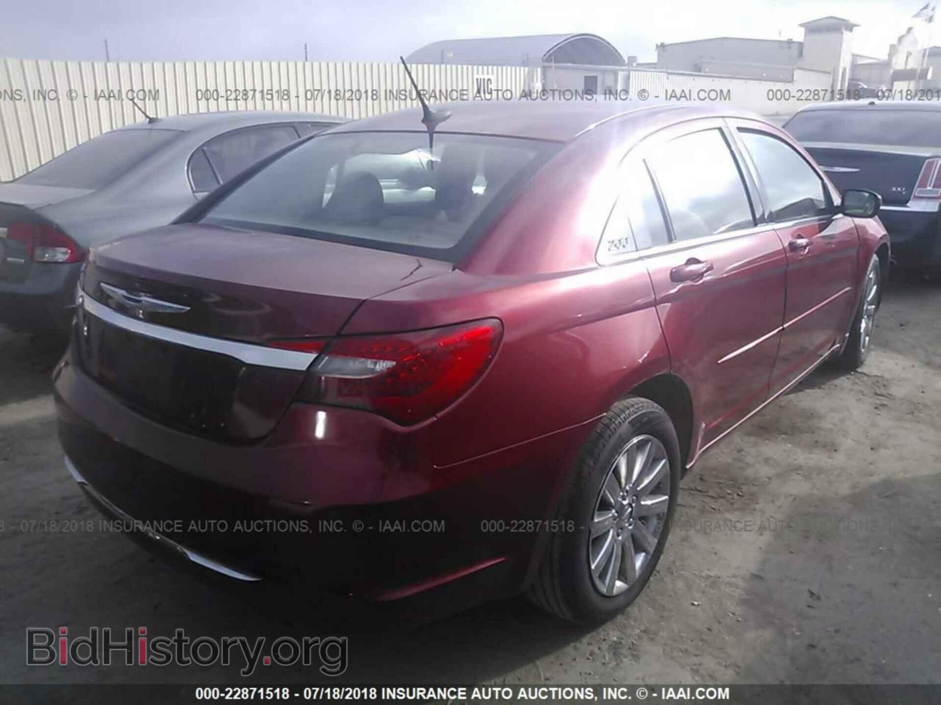 2014 Chrysler 200 - VIN: 1C3CCBBB2EN144632 - Фото 4