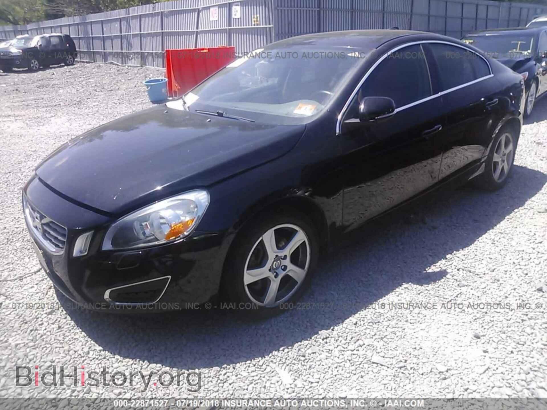 2013 Volvo S60 - VIN: YV1612FSXD1215231 - Фото 2
