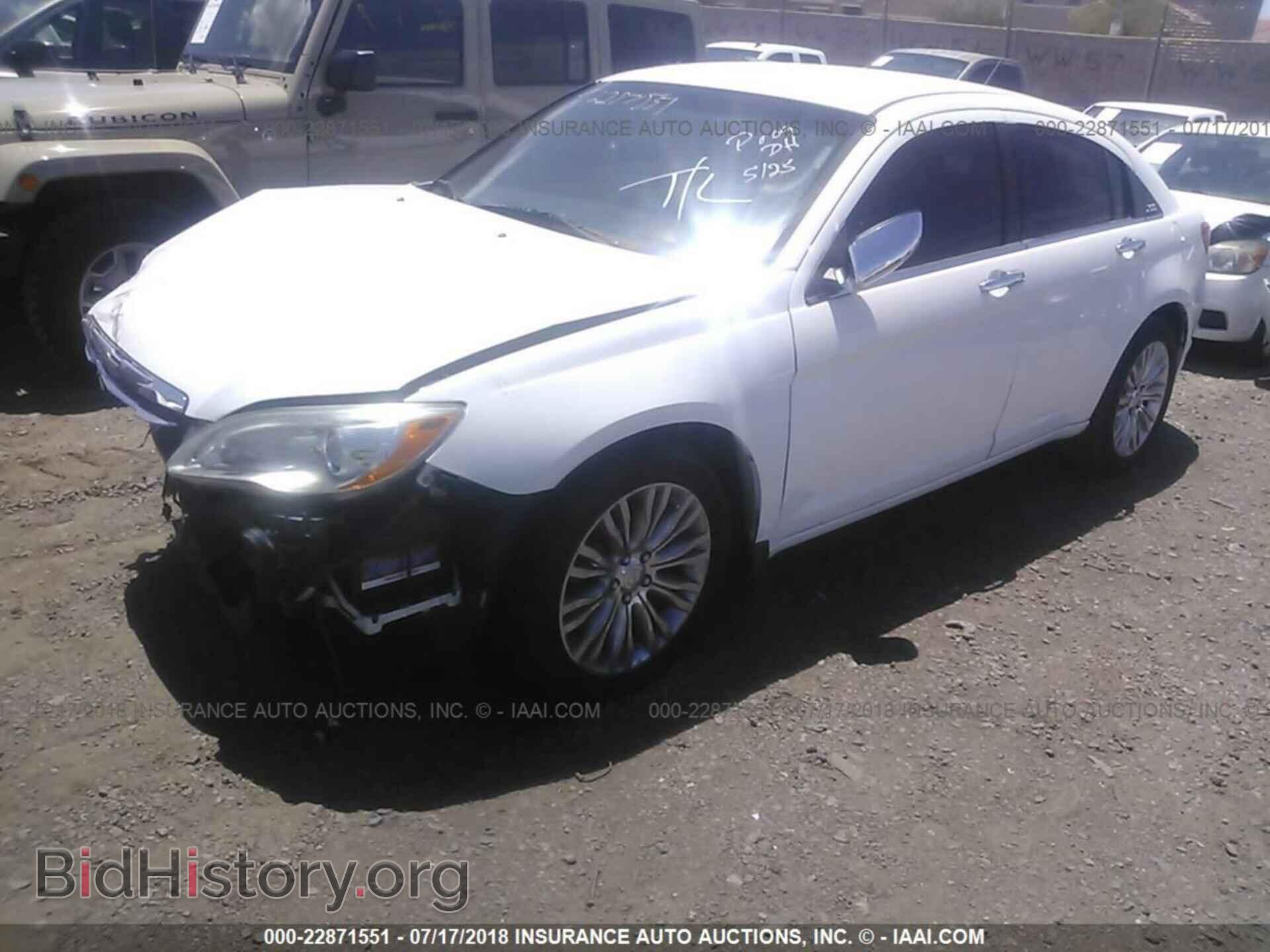 2011 Chrysler 200 - VIN: 1C3BC2FG4BN551087 - Photo 2